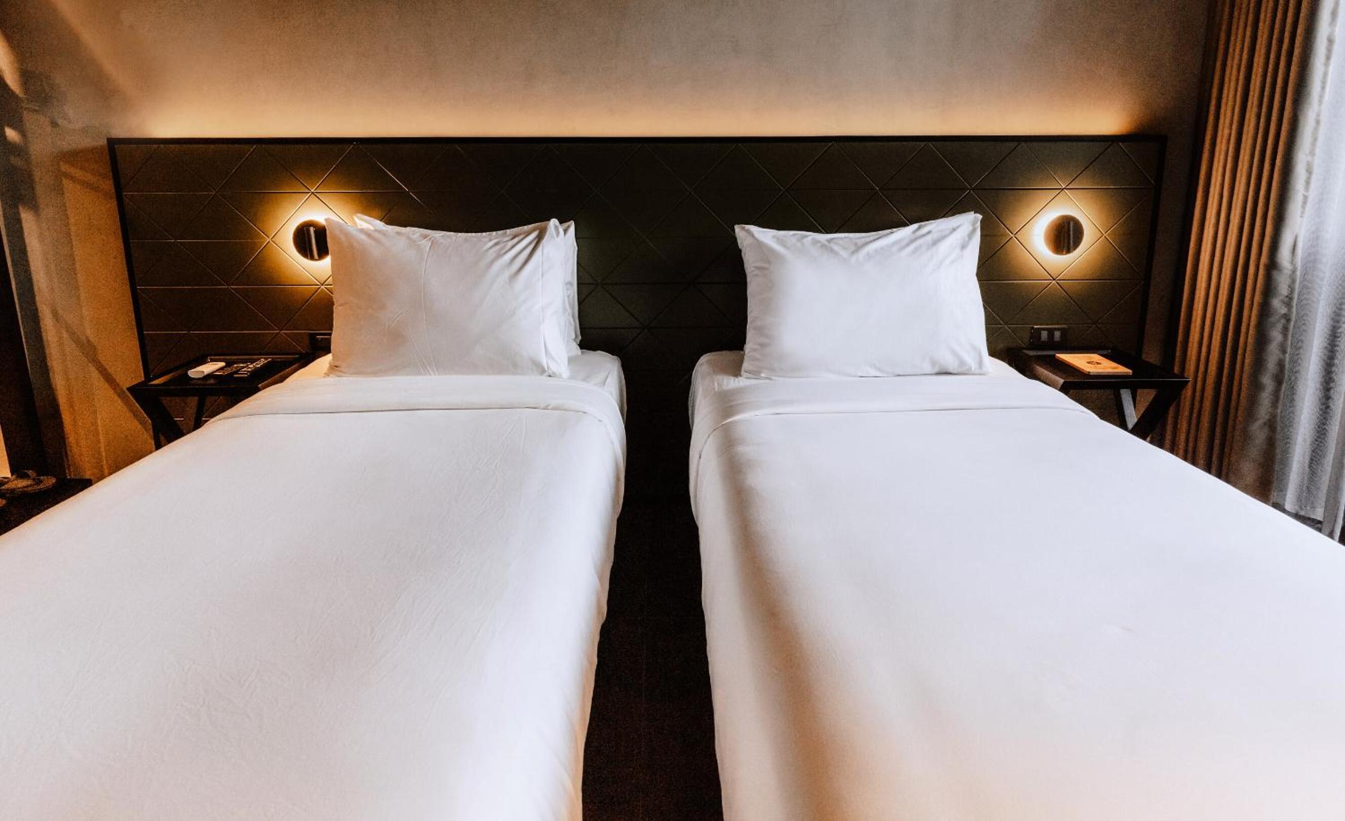Standard Twin Room - Photo 4