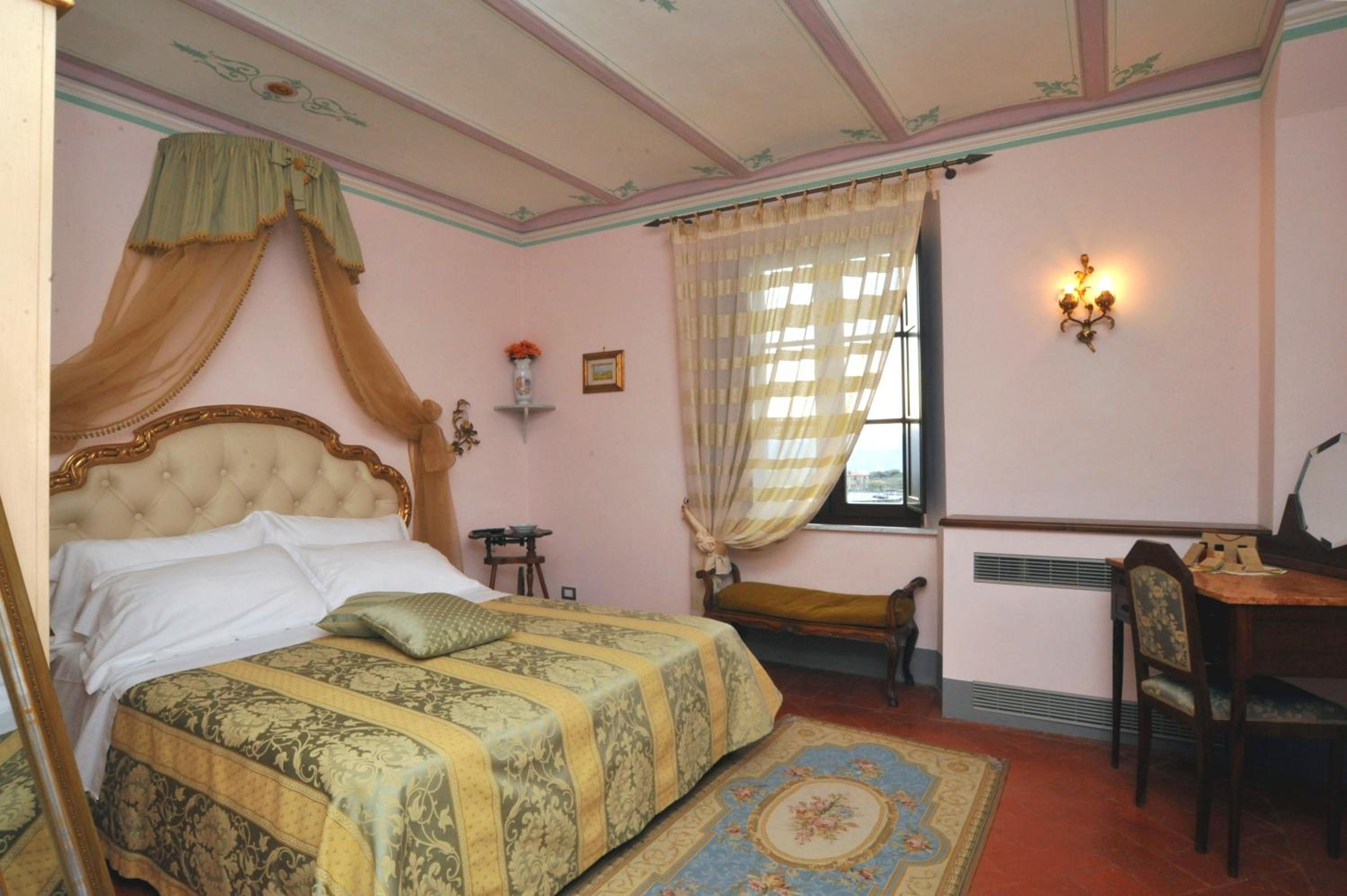 Double Room with Balcony photo 3