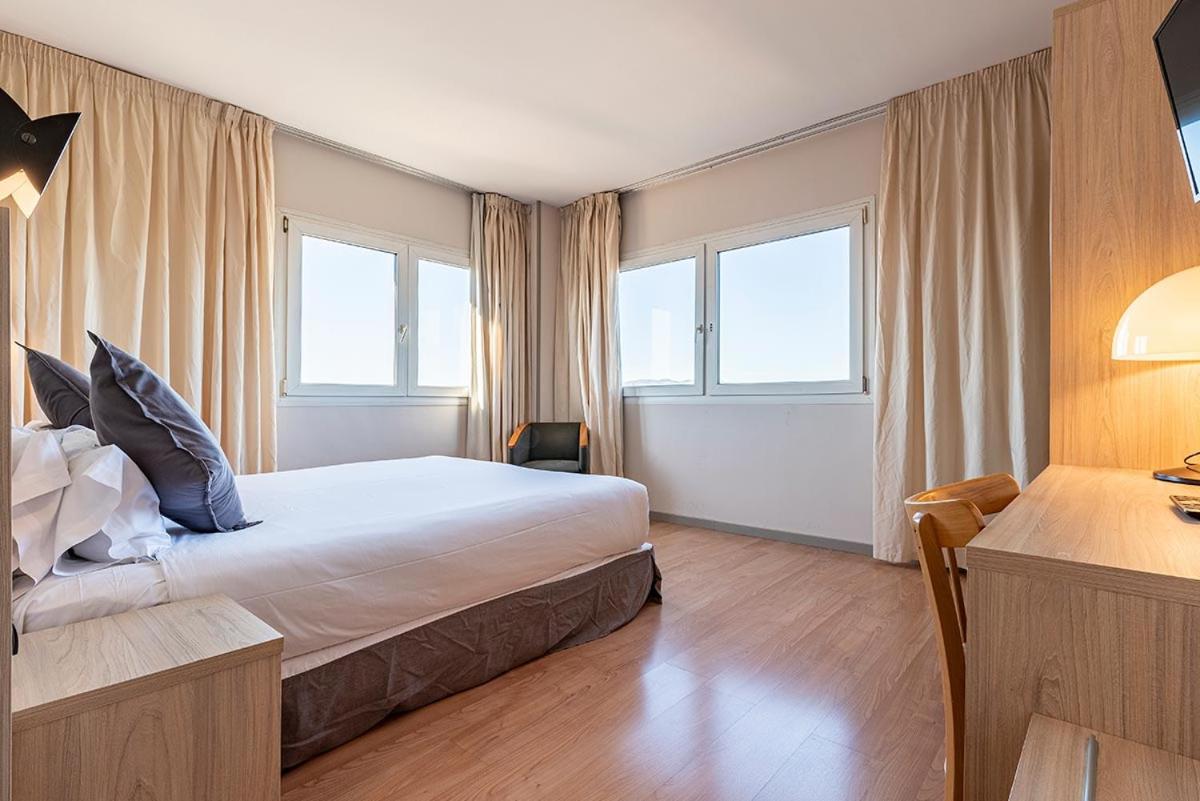 Double or Twin Room - Photo 7