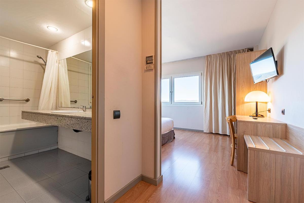 Double or Twin Room - Photo 5