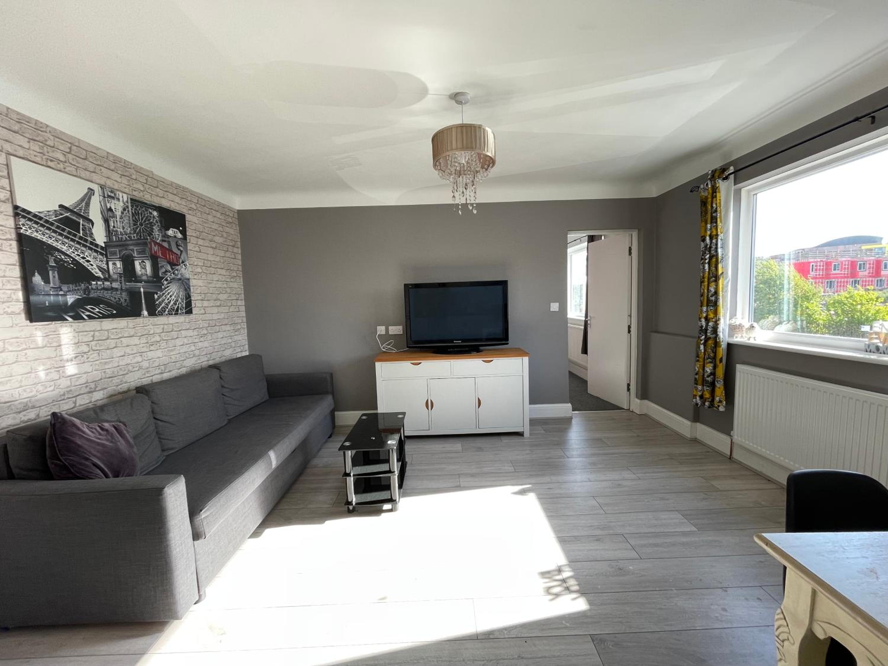 Apartment photo 1