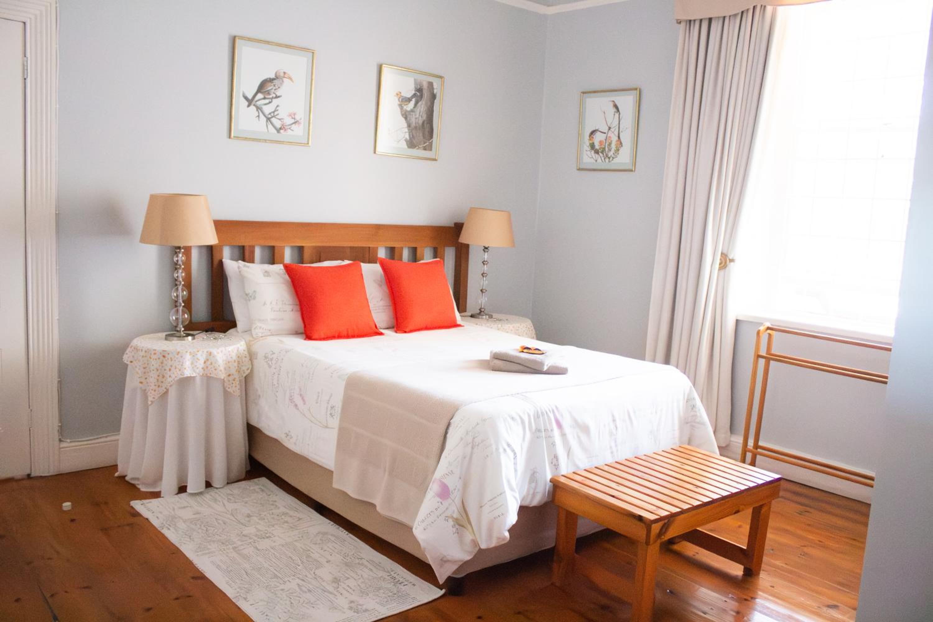 Queen Room photo 1