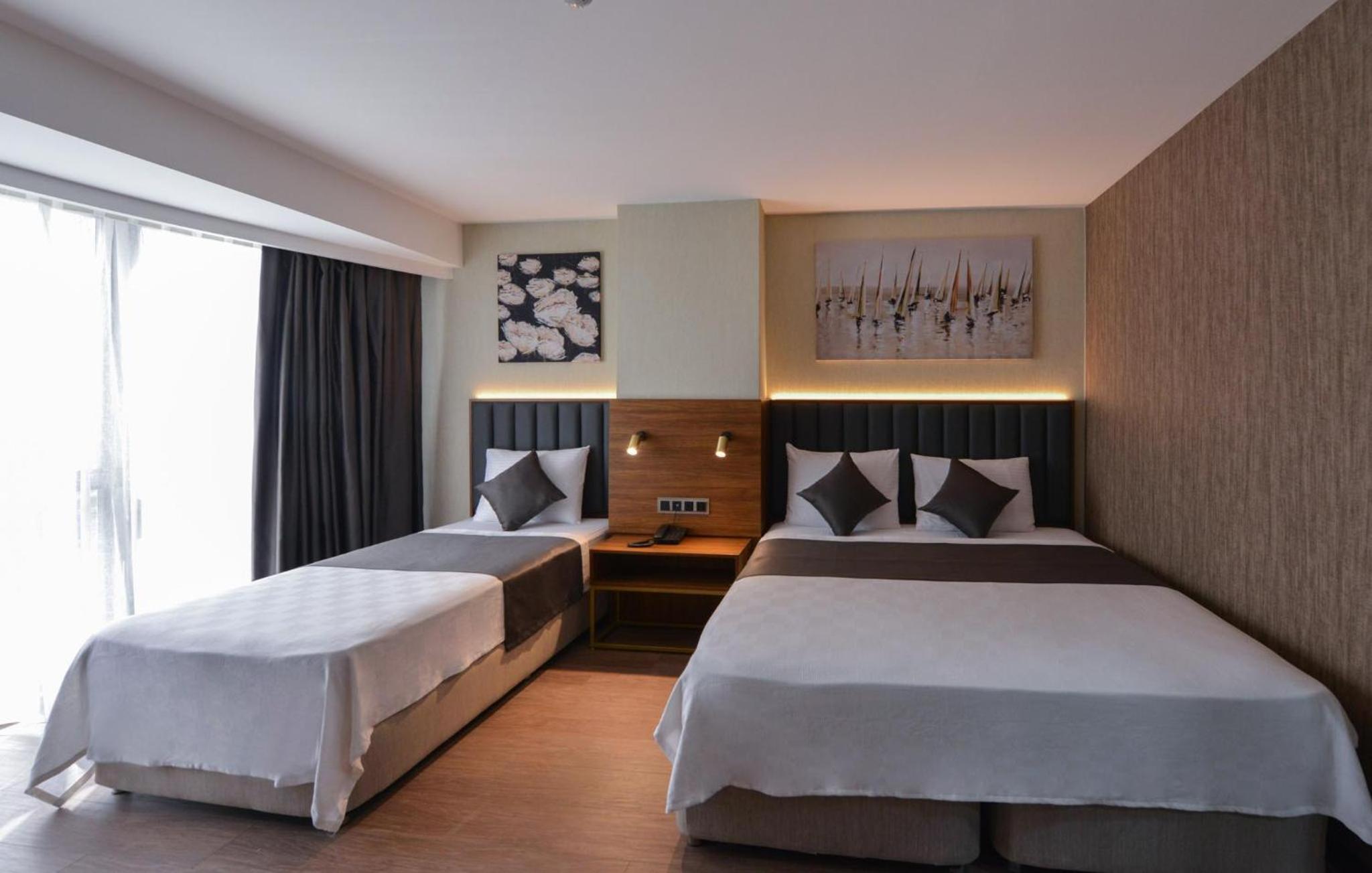 Deluxe Family Suite