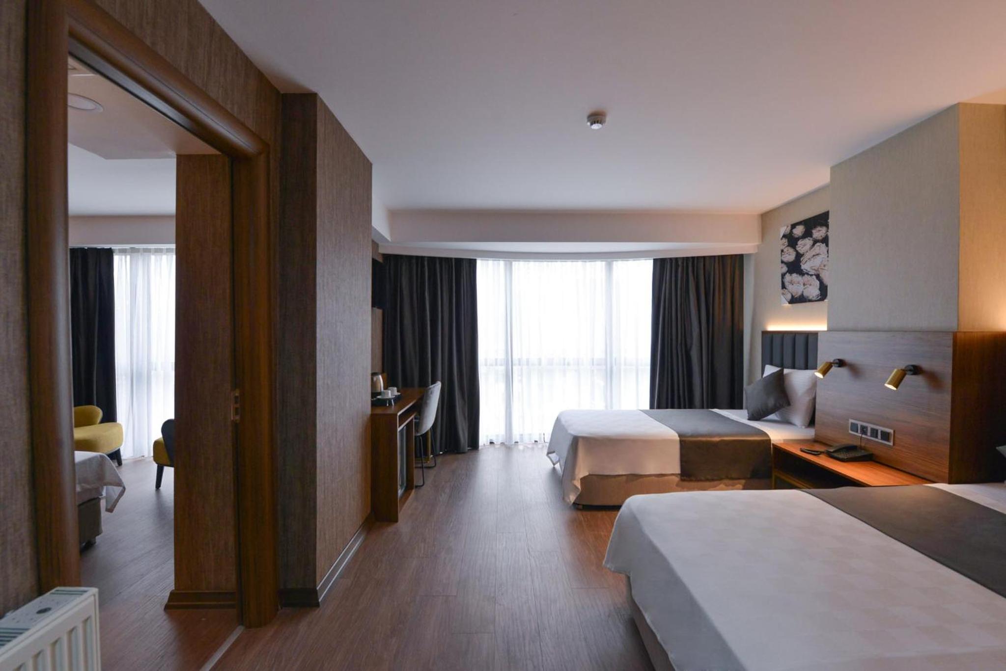 Deluxe Family Suite