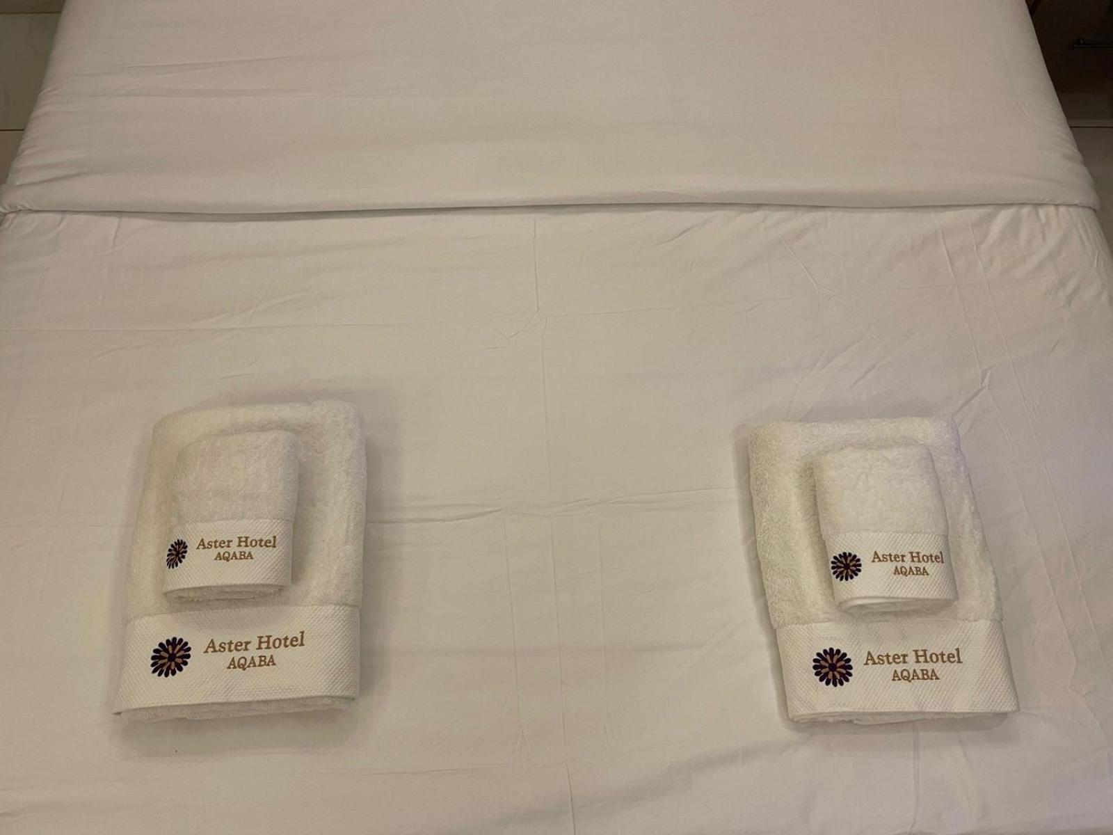 Double or Twin Room with Side Sea View - Photo 3