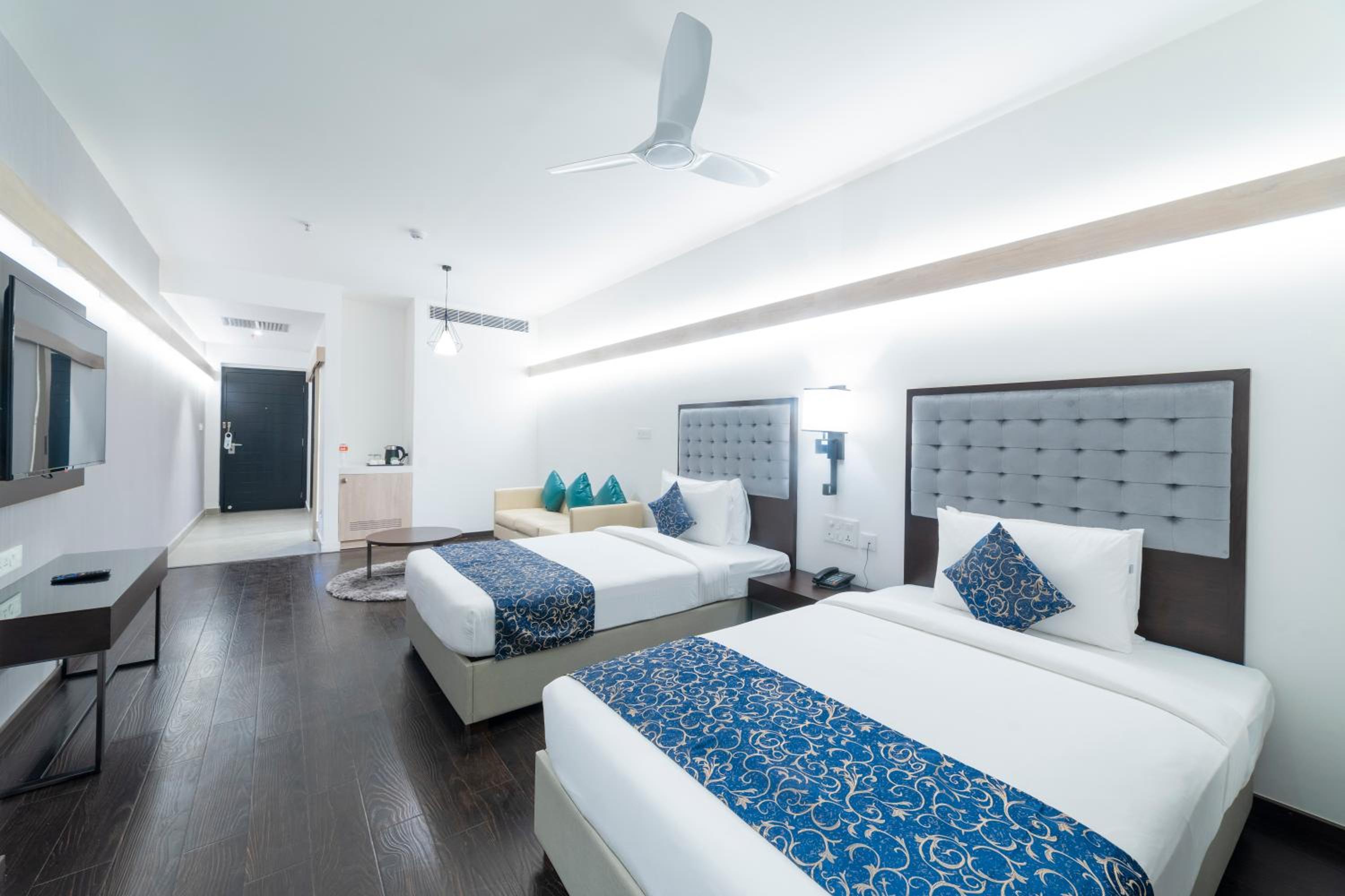 Executive Suite with 10% off on Food & Beverages with a-la-carte selection , 10% Off on Laundry service for upto 2 clothing item(s)