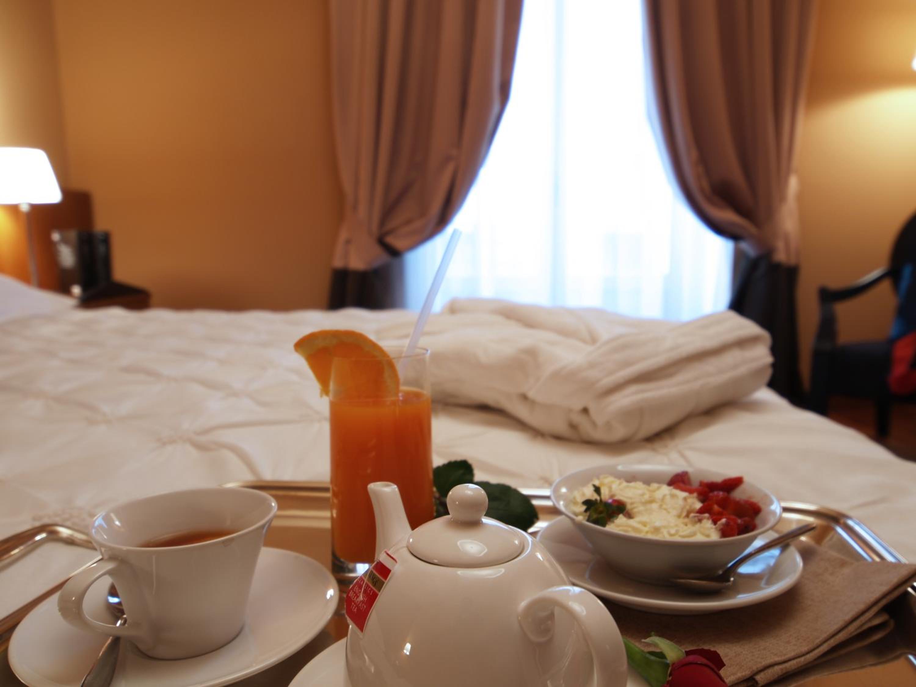 Suite - Photo 1