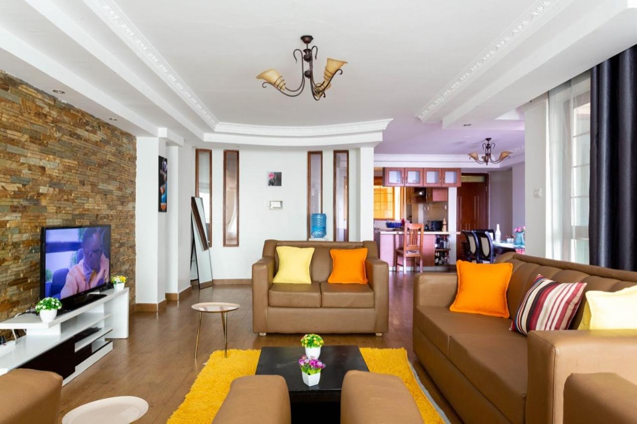 Four-Bedroom Apartment - Photo 20