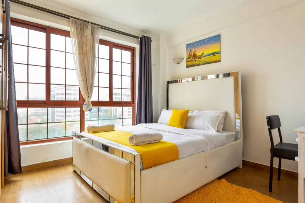 Four-Bedroom Apartment - Photo 21