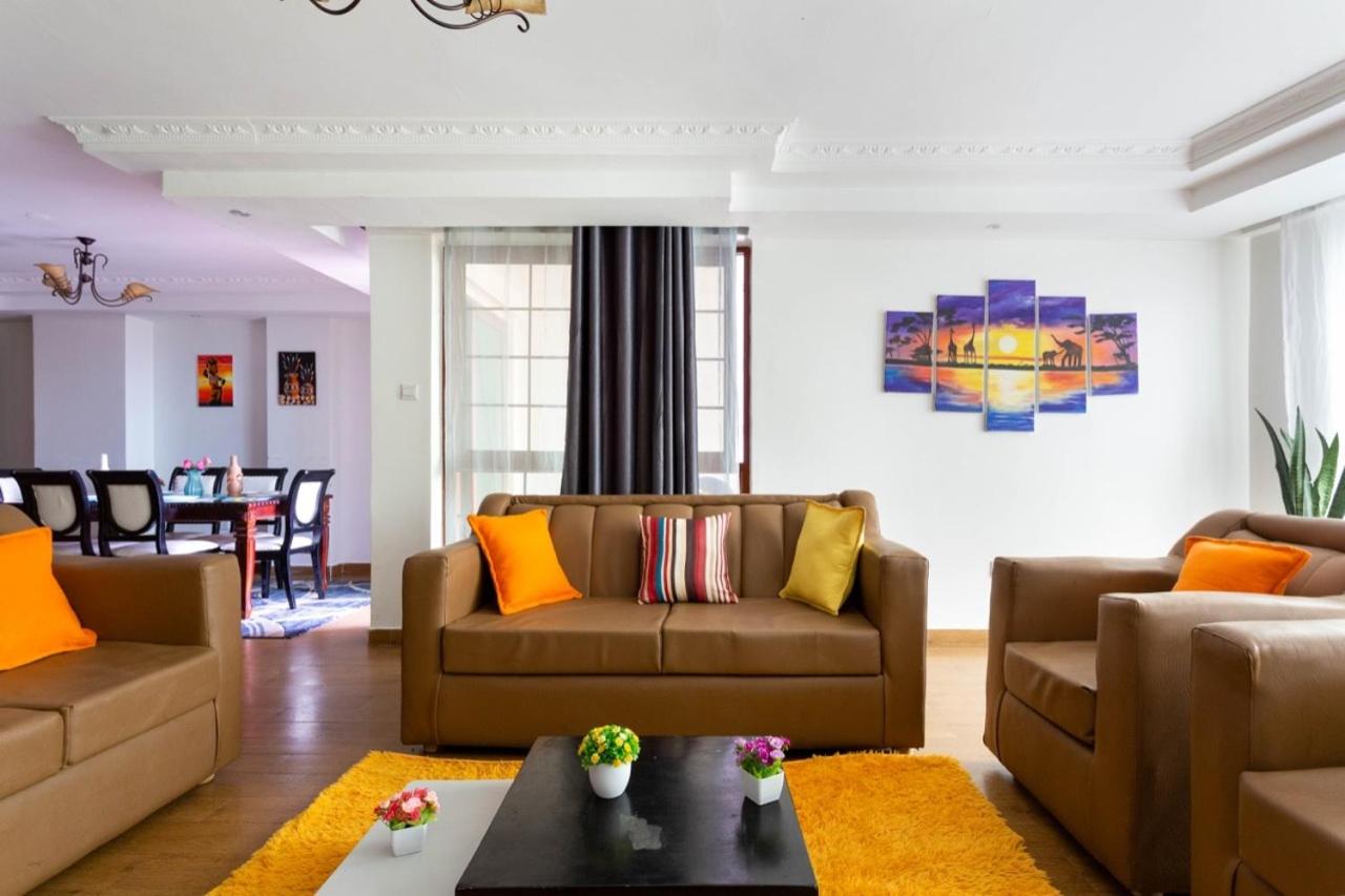 Four-Bedroom Apartment - Photo 18