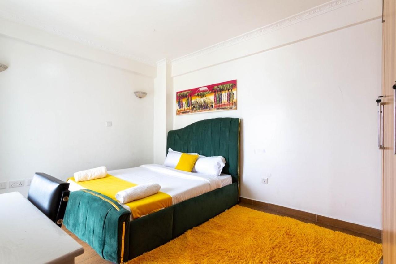 Four-Bedroom Apartment - Photo 19