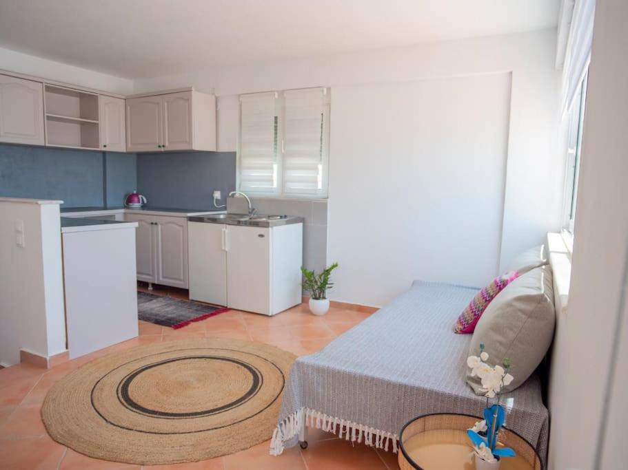 Three-Bedroom Apartment photo 2