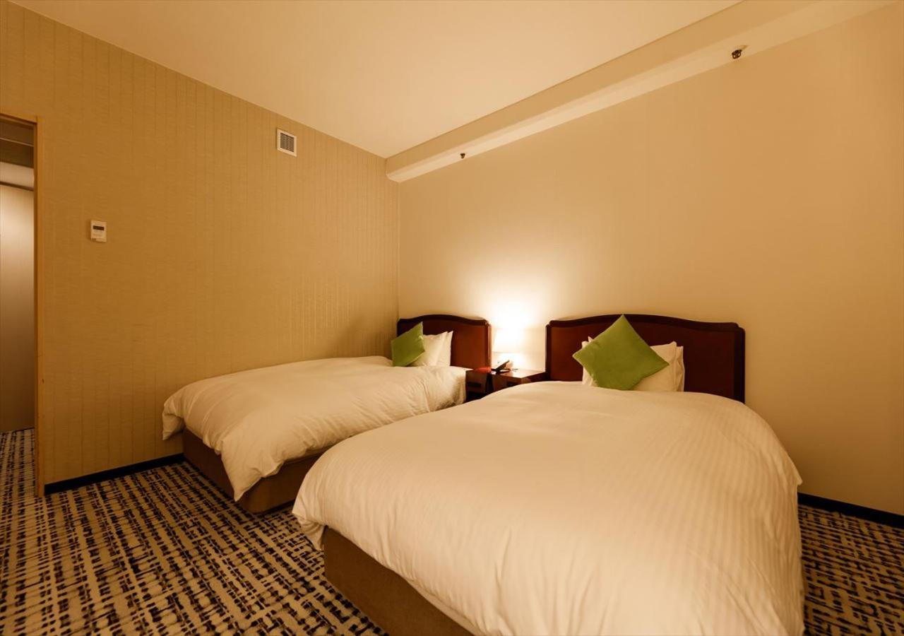 Twin Room - Non-Smoking - Photo 9