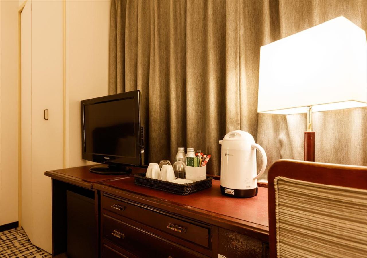 Twin Room - Non-Smoking - Photo 6