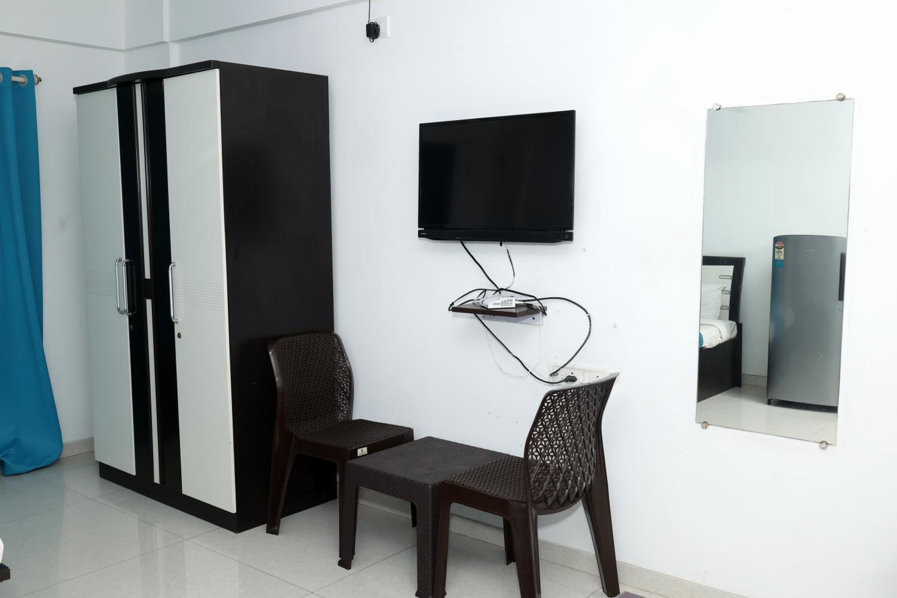 Deluxe Room - Photo 8