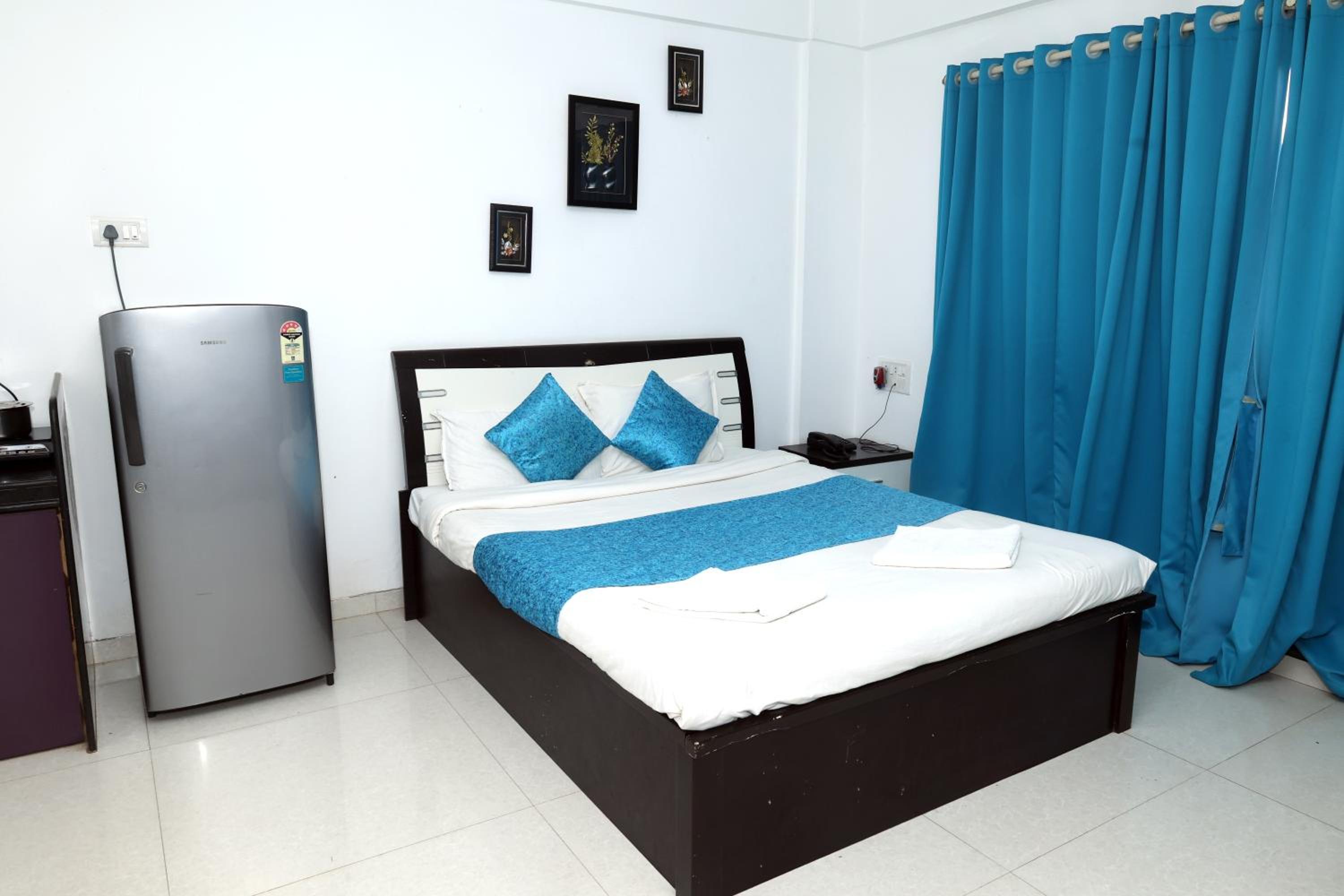 Deluxe Room - Photo 5