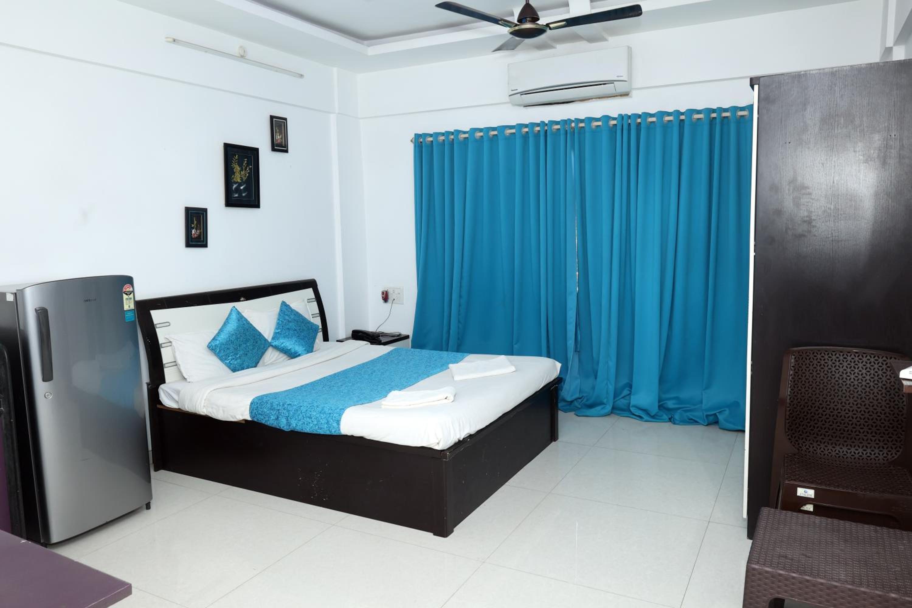 Deluxe Room - Photo 2