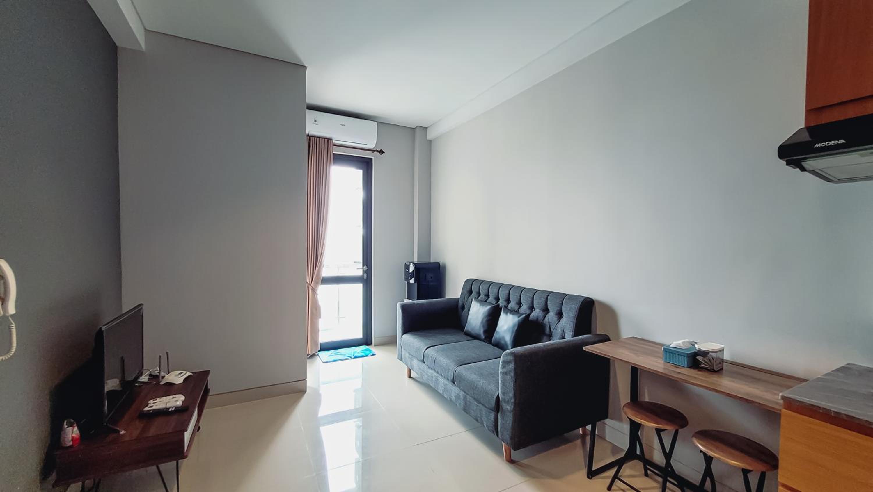 Apartment with Lake View