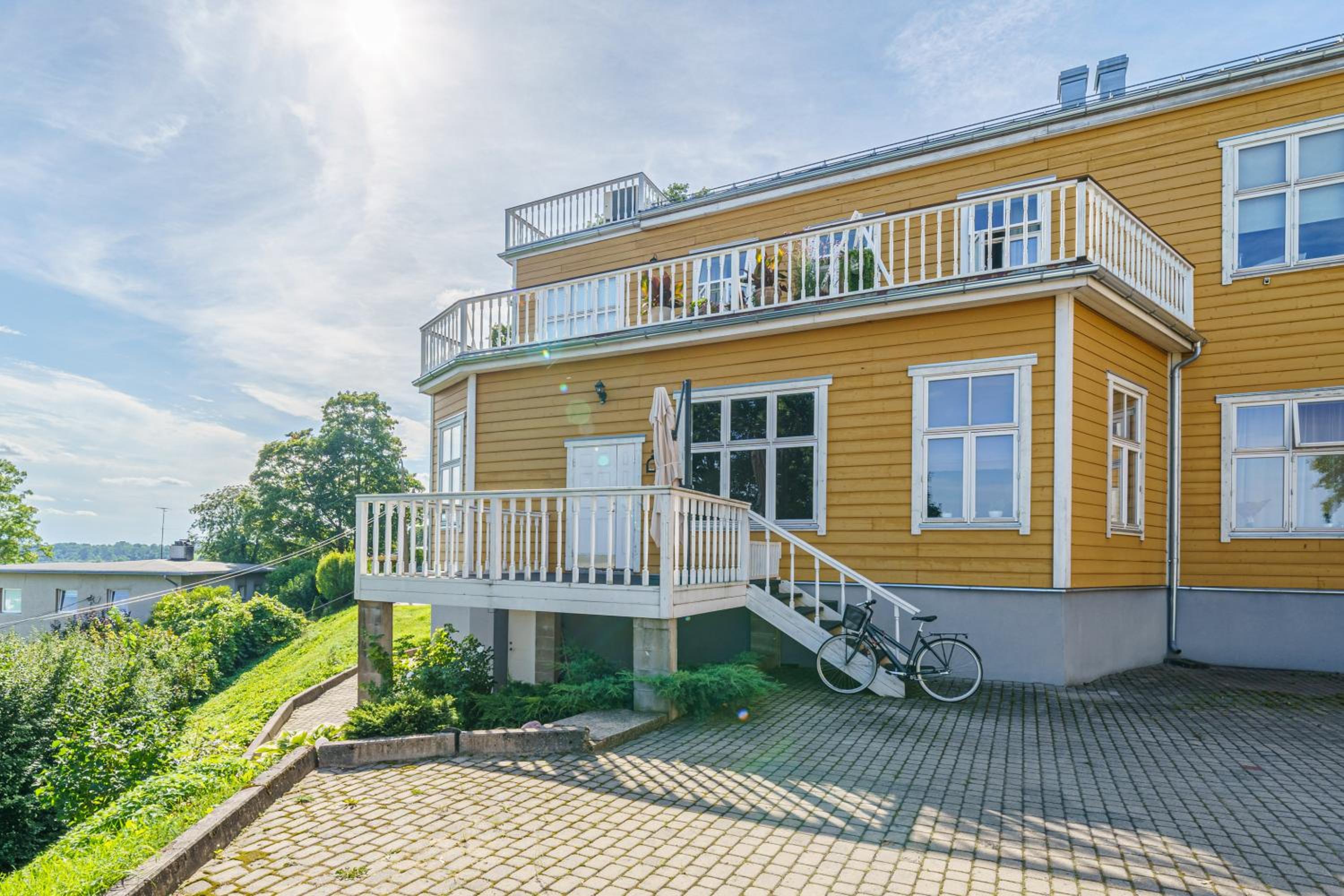 Two-Bedroom Apartment with Lake View photo 2