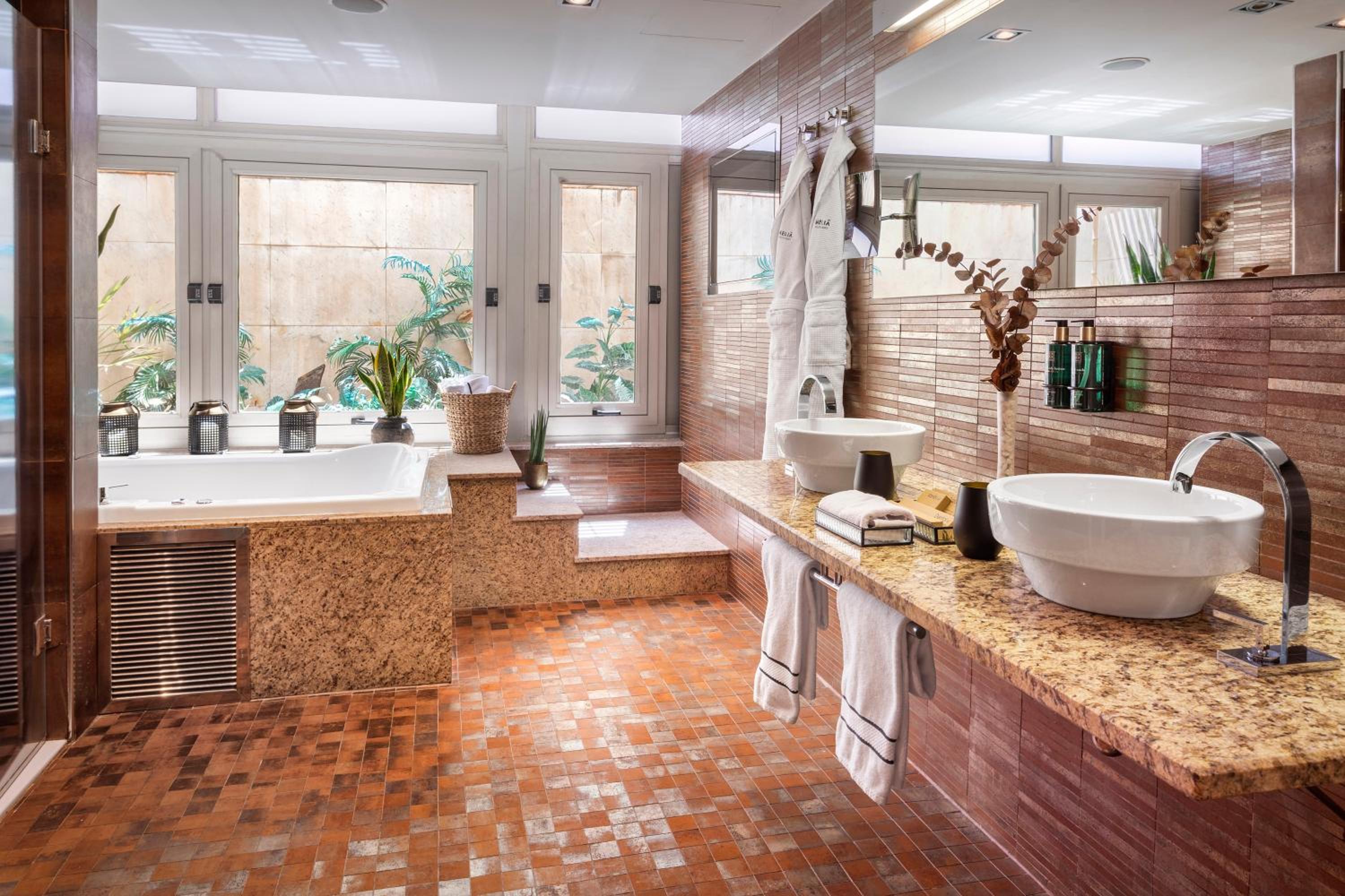 The Level Presidential Suite thumbnail 5