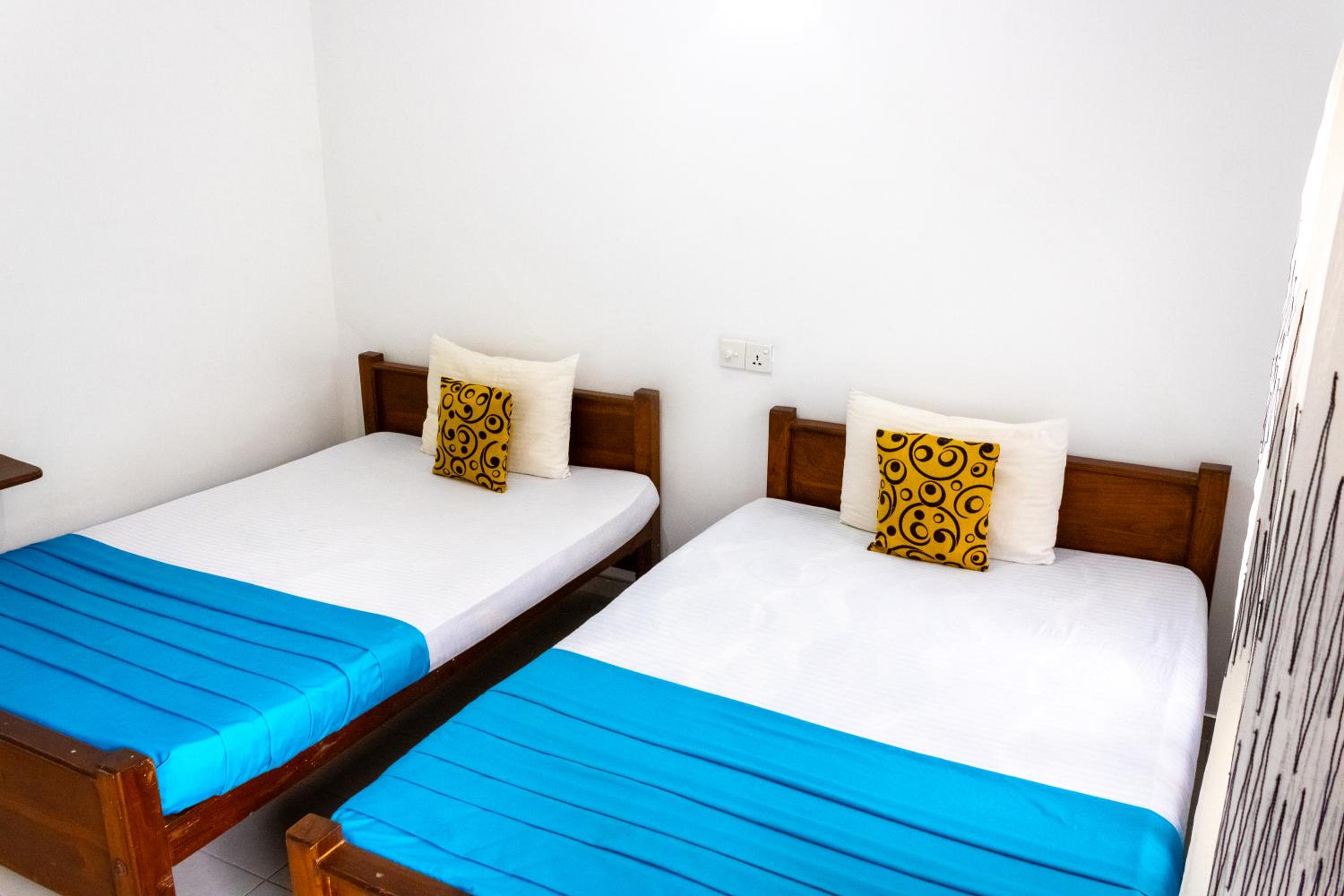 Twin Room with Private Bathroom photo 1