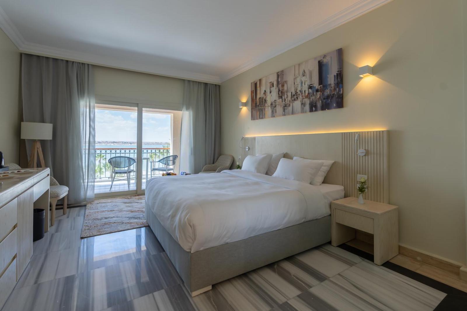 Family Suite with Balcony photo 2
