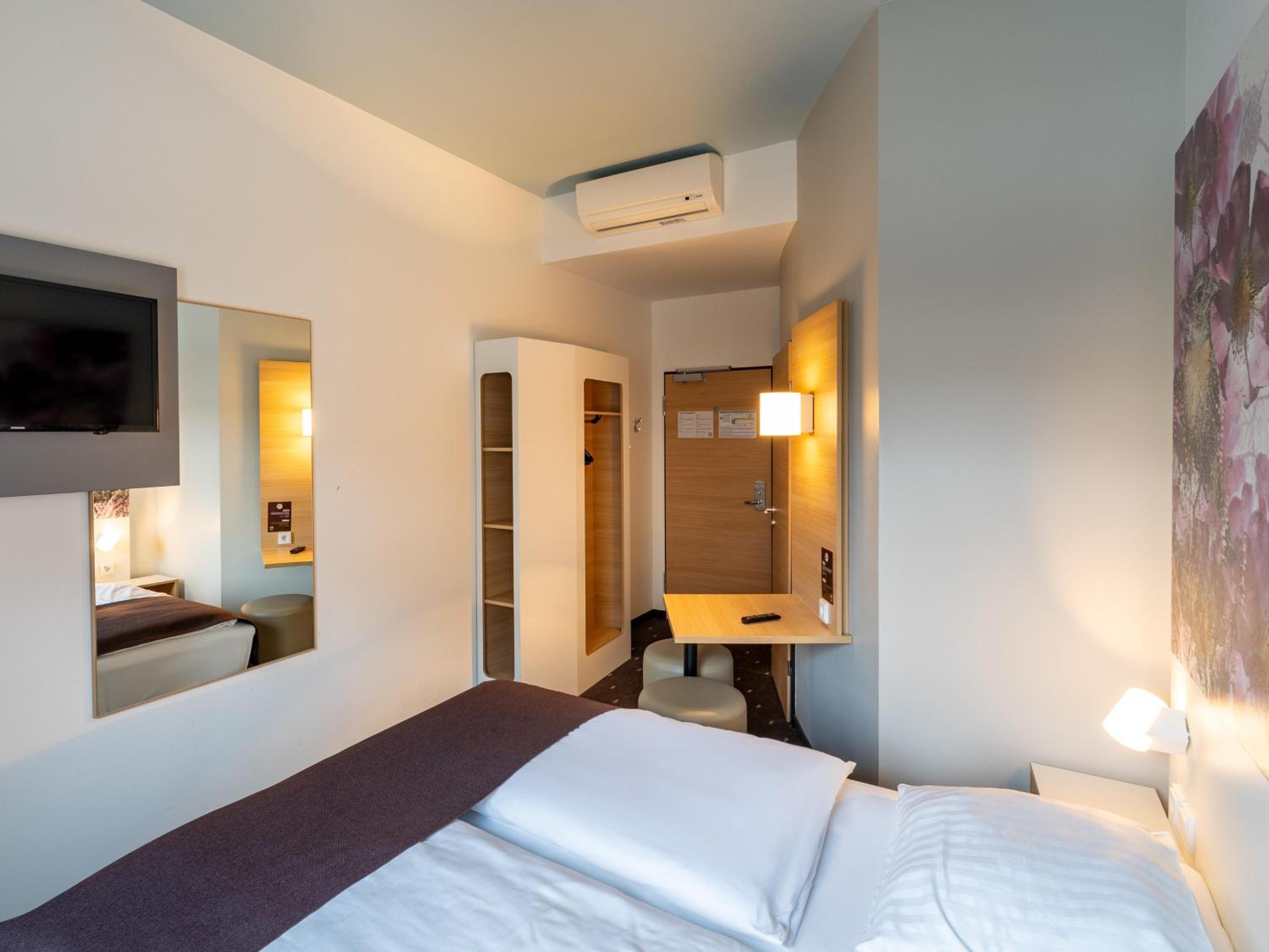 Double Room - Photo 4