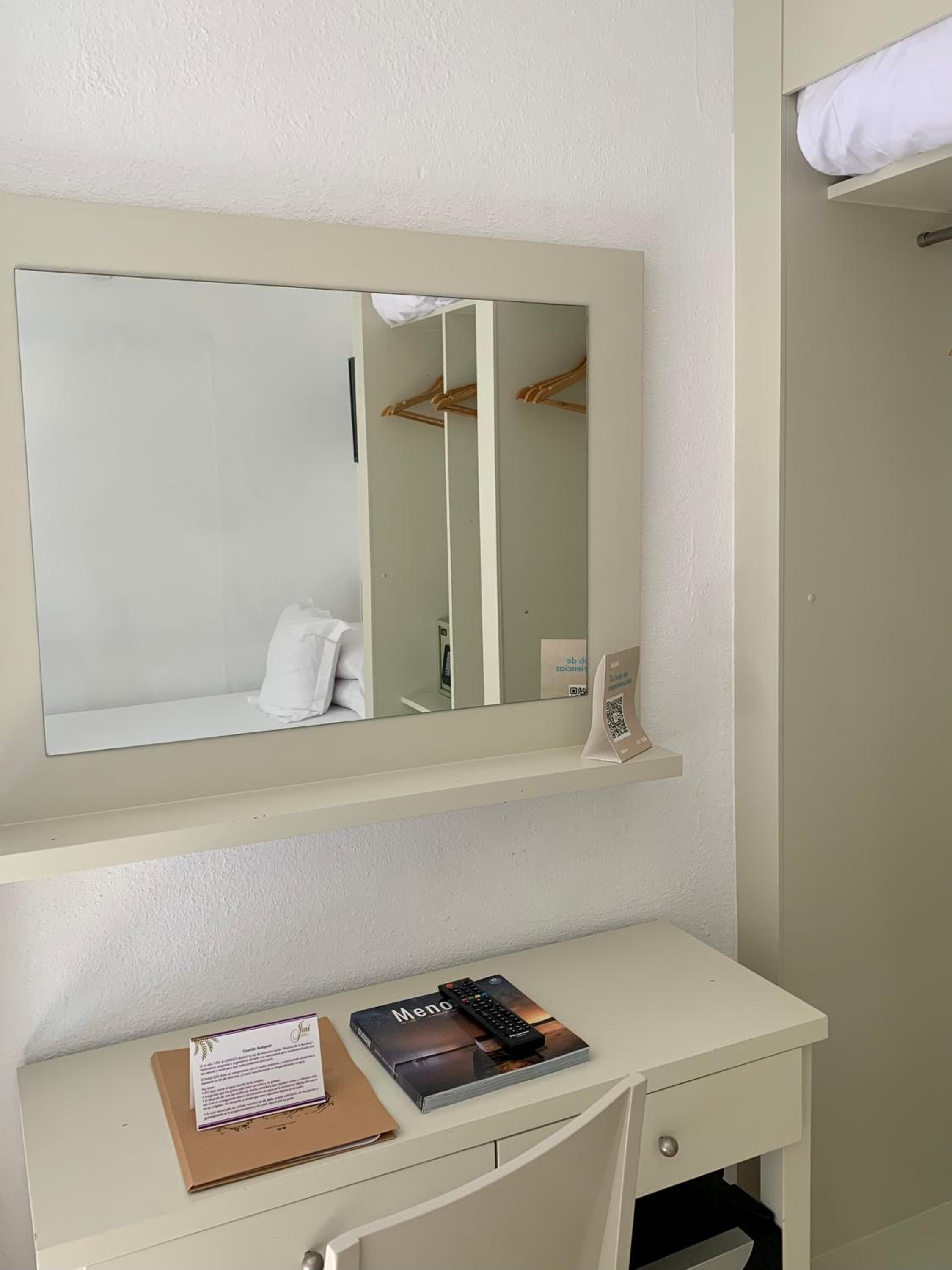 Standard Quadruple Room - Photo 10