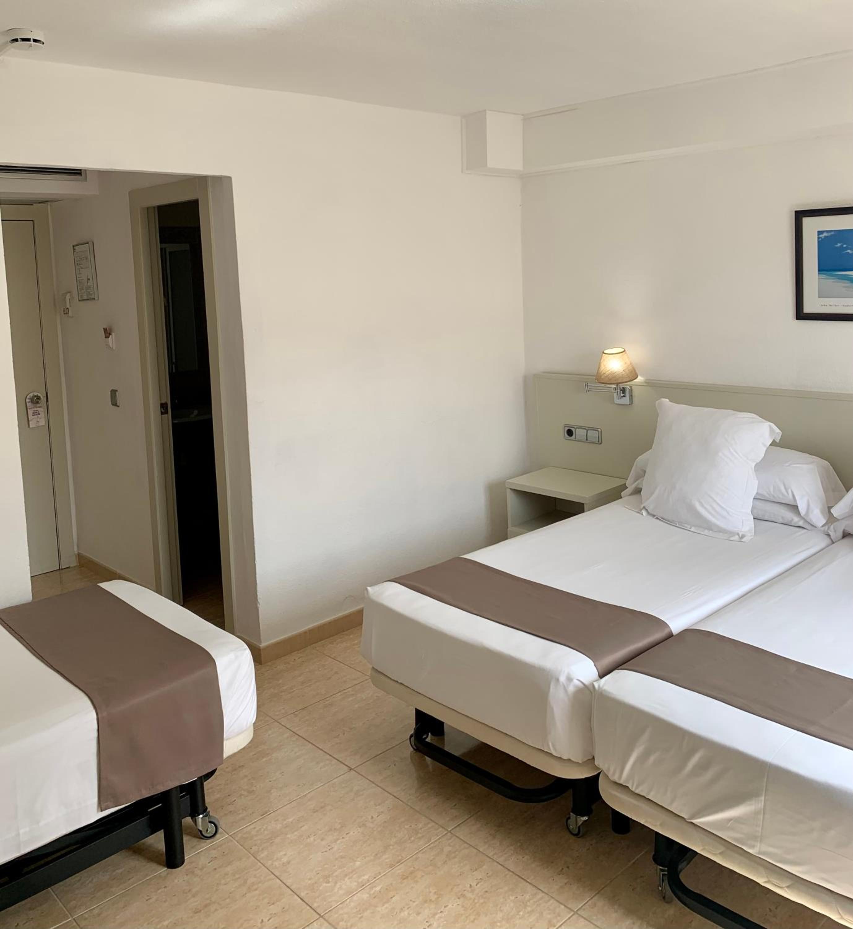 Standard Quadruple Room - Photo 3