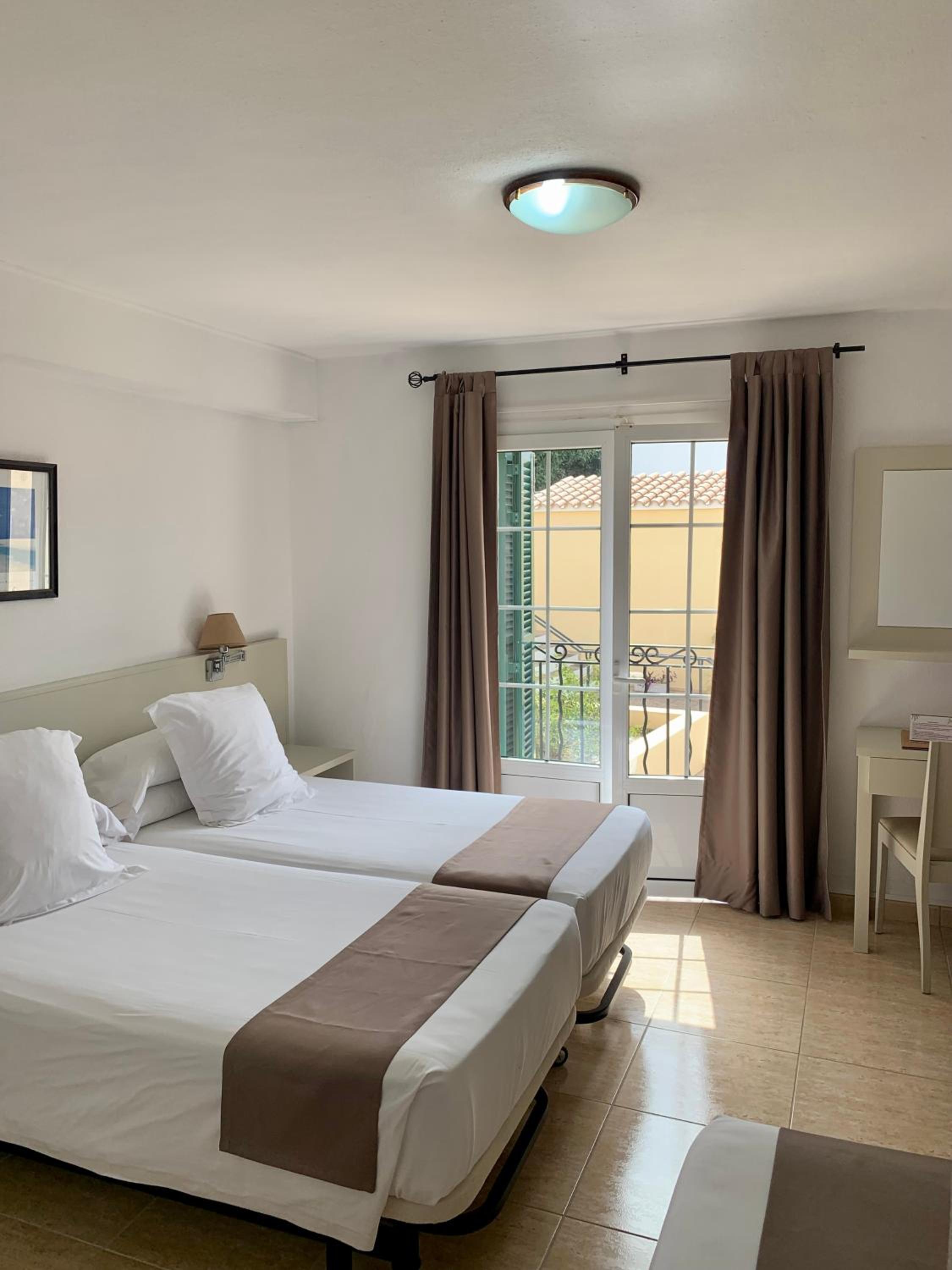 Standard Quadruple Room - Photo 1