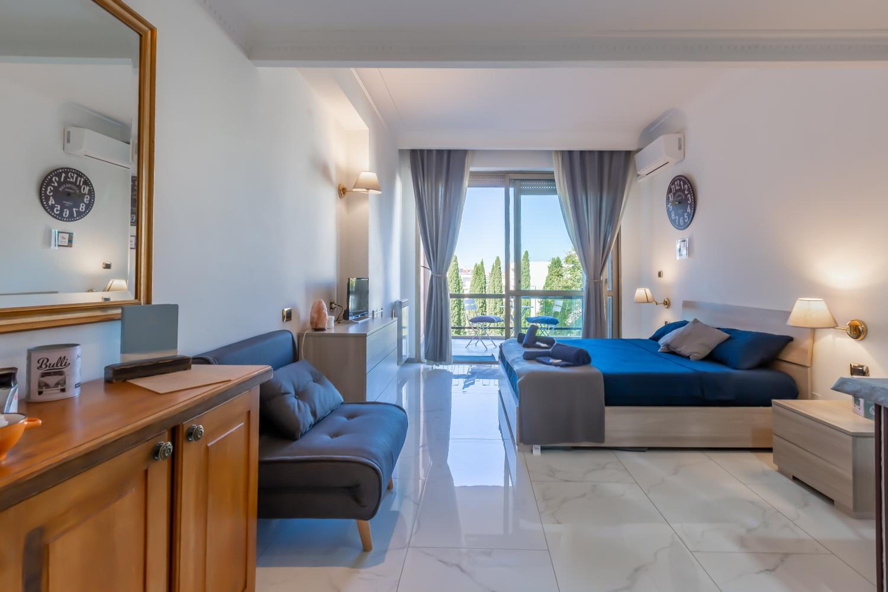 Deluxe Double Room With Shower