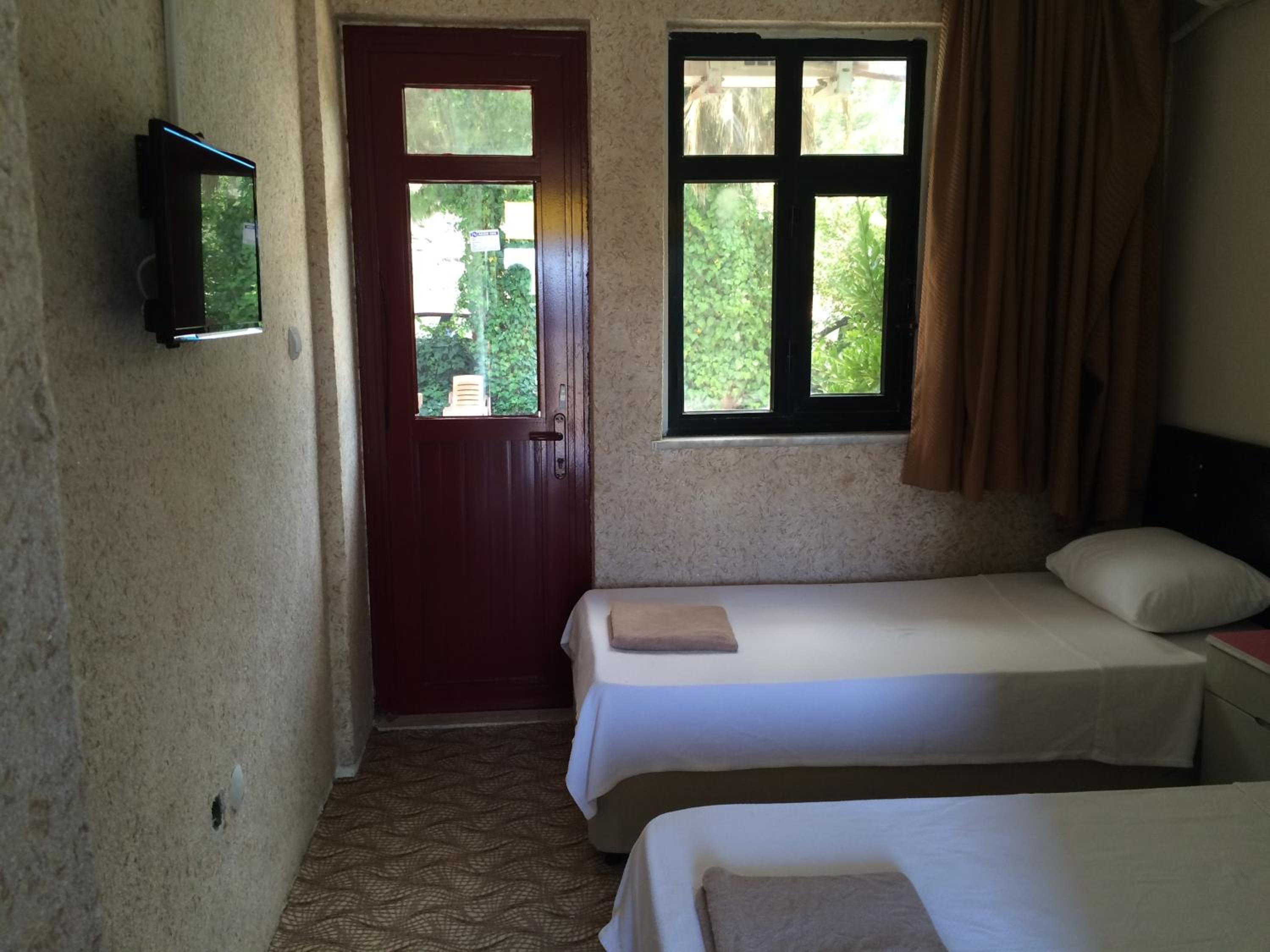 Standard Double Room photo 3
