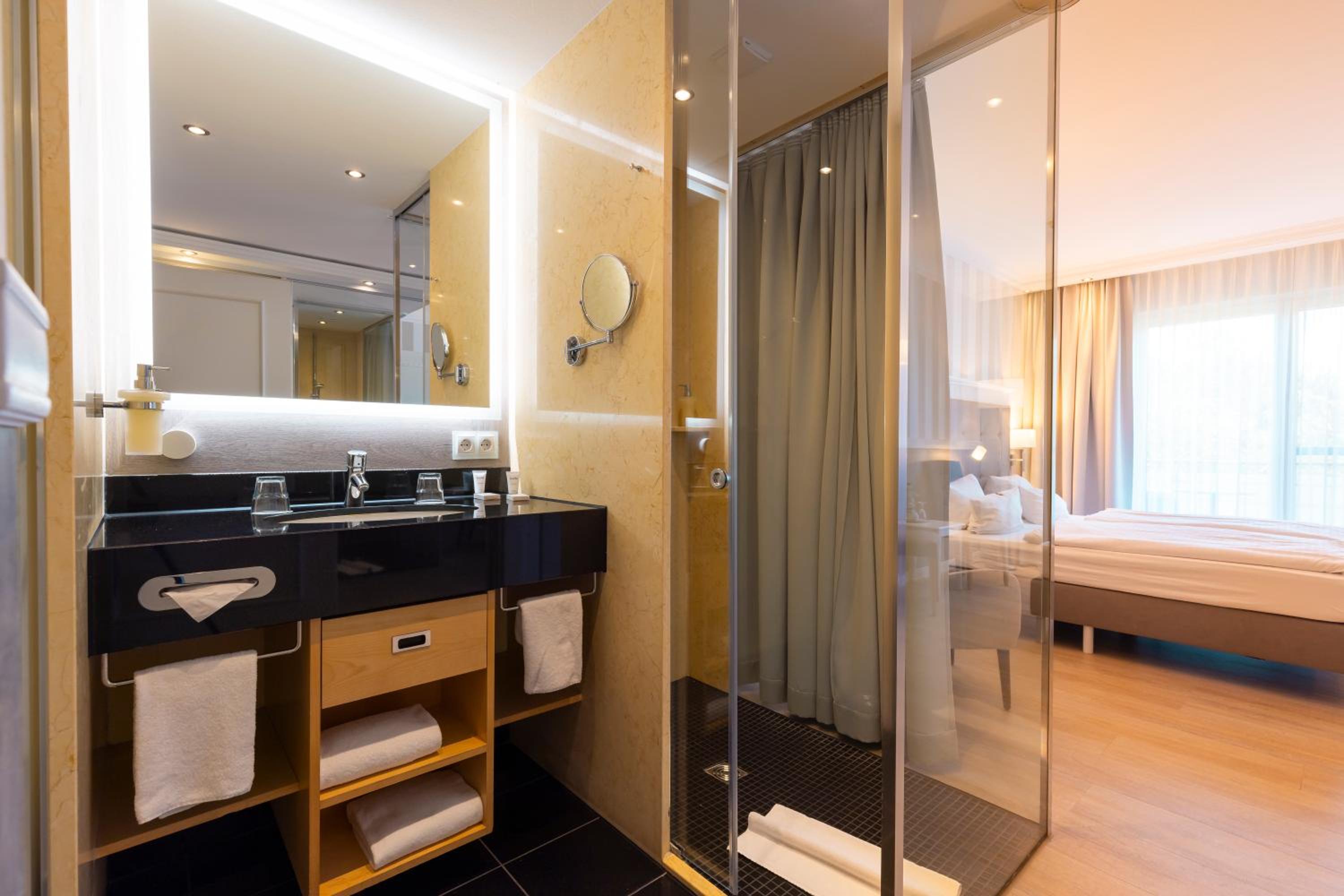 Deluxe Double Room with Garden View - Photo 5