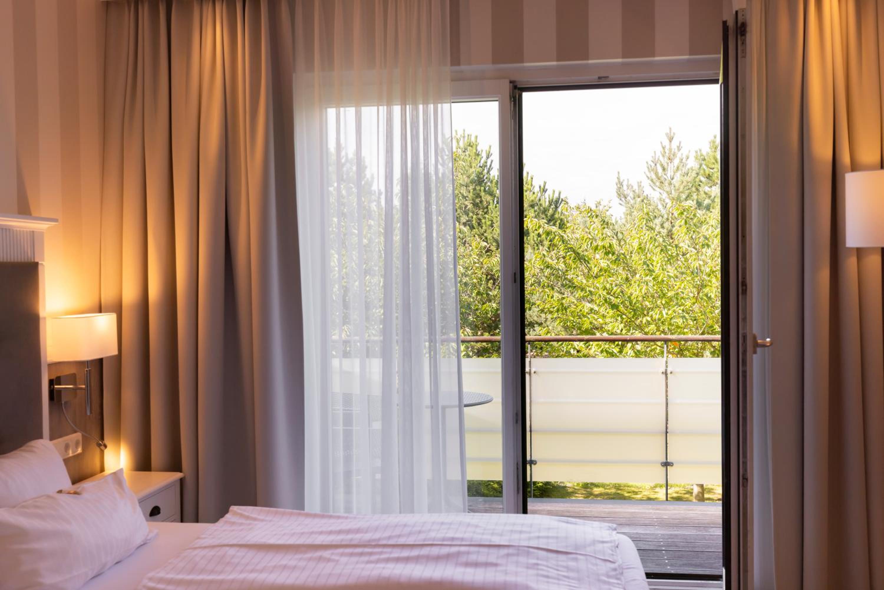 Deluxe Double Room with Garden View - Photo 9