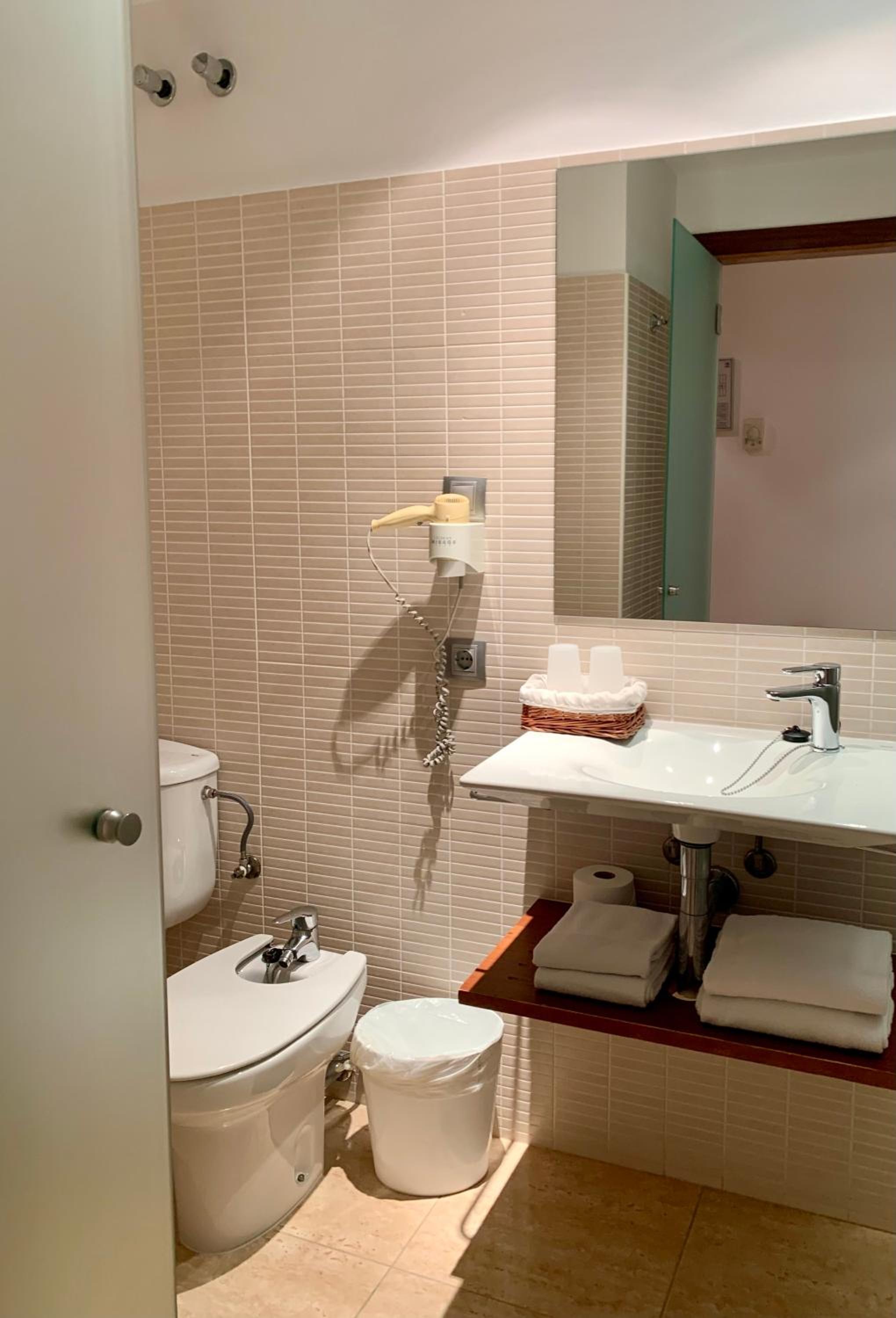Select Double or Twin Room - Photo 14