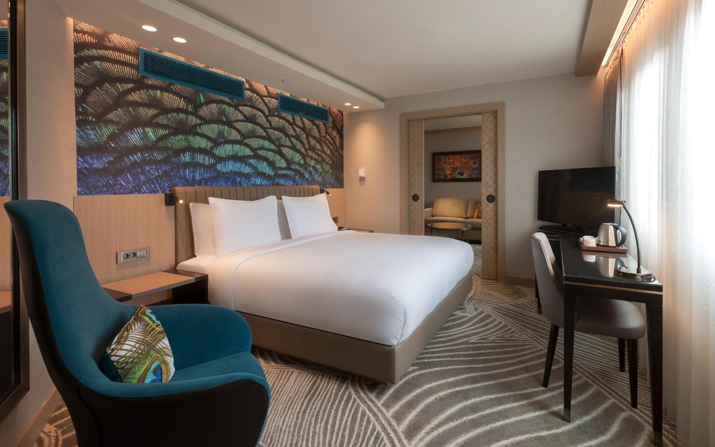 One-Bedroom King Suite