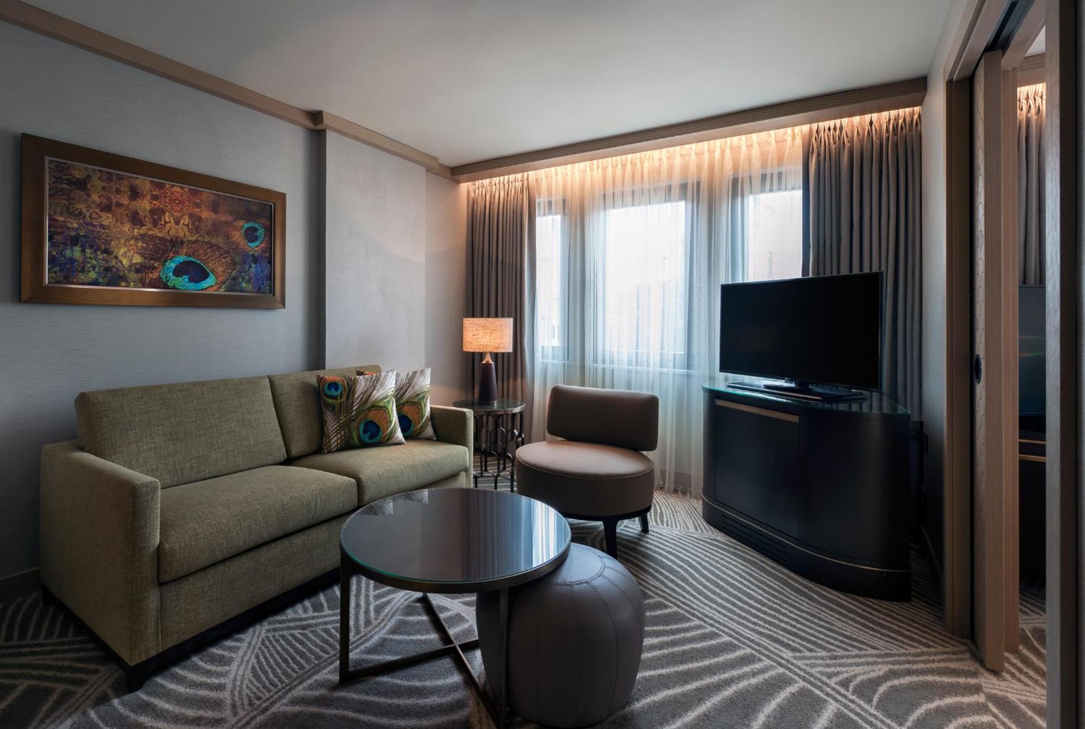 One-Bedroom King Suite