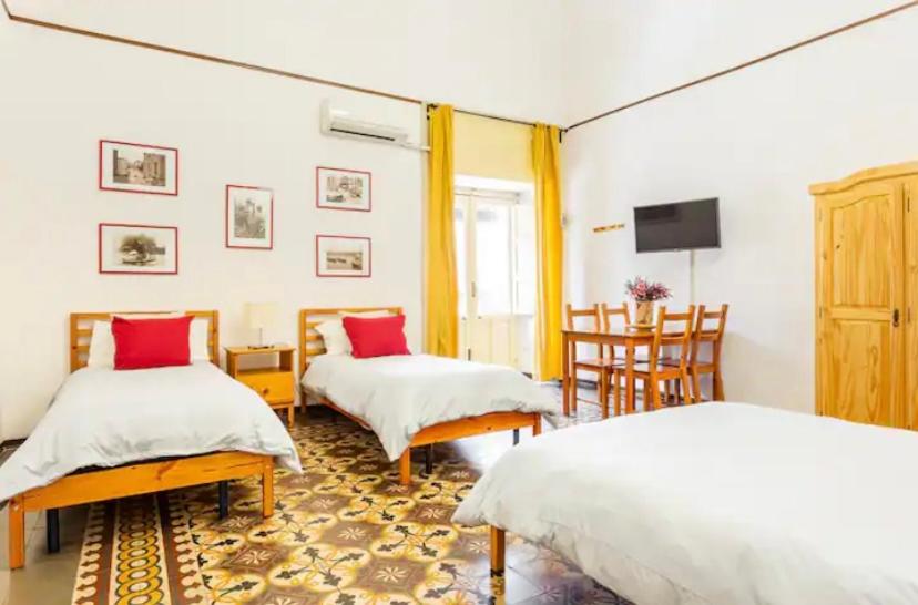 Quadruple Room with Private Bathroom