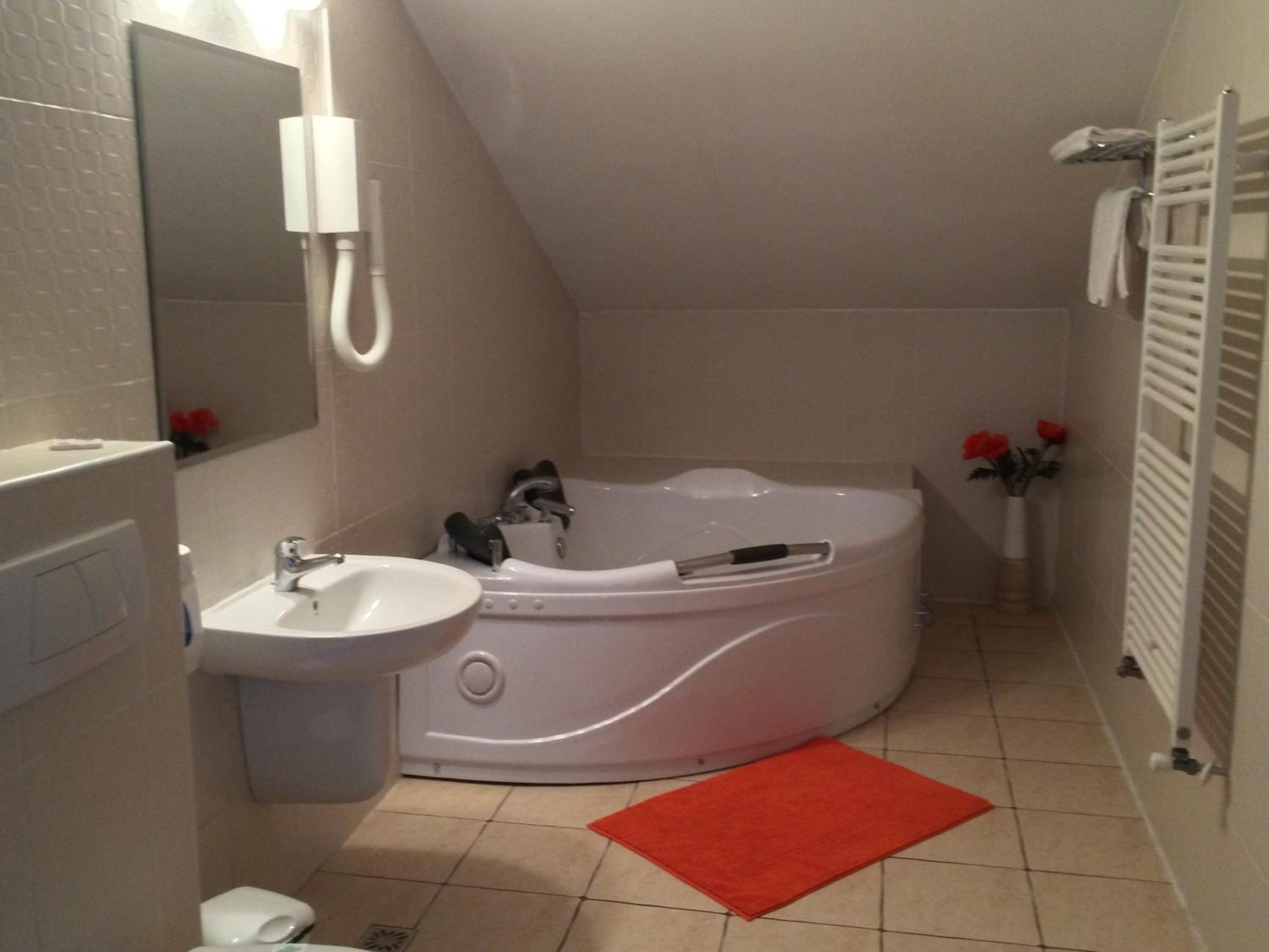 Suite - Photo 2