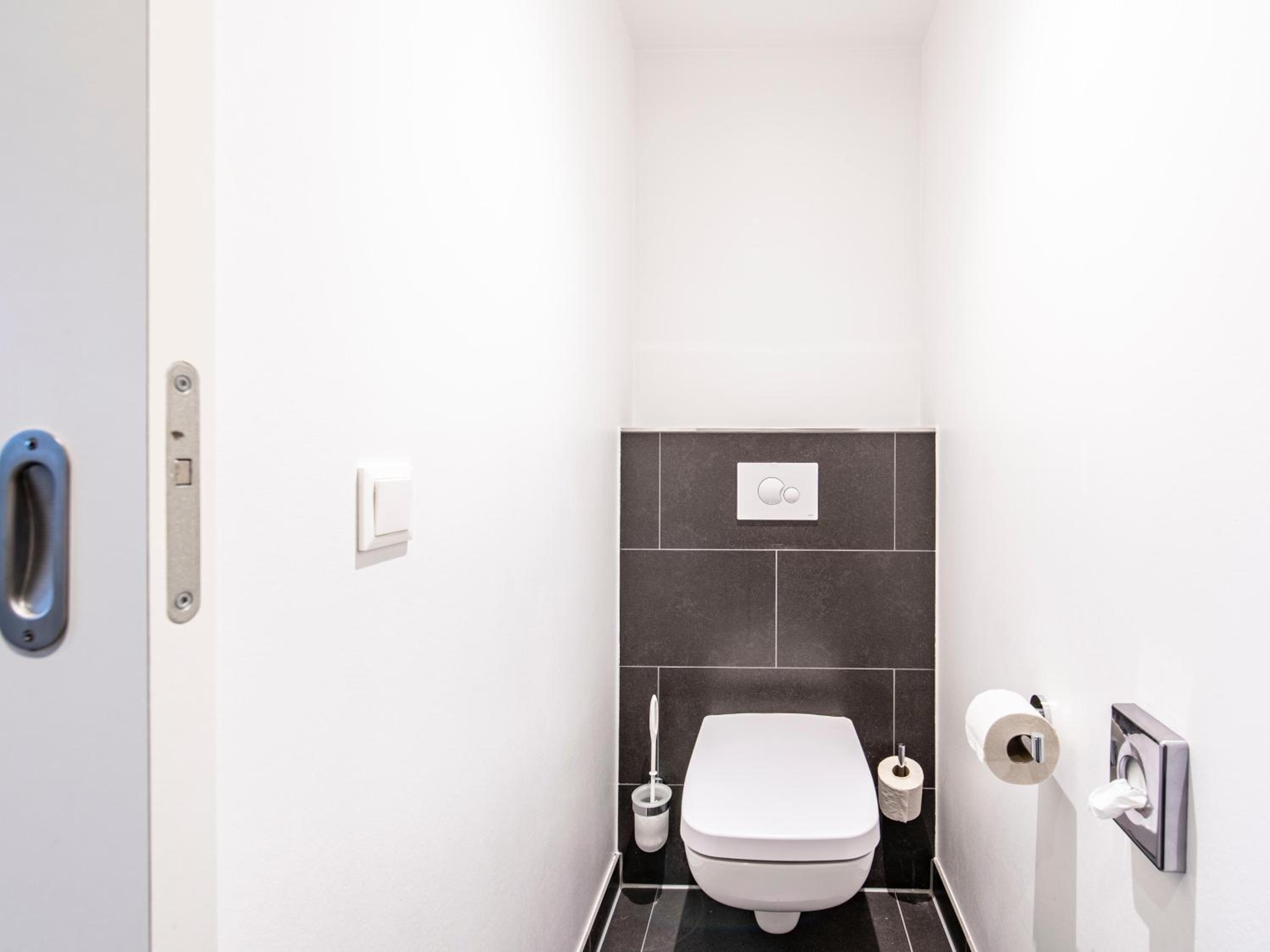 Standard Double Room thumbnail 5