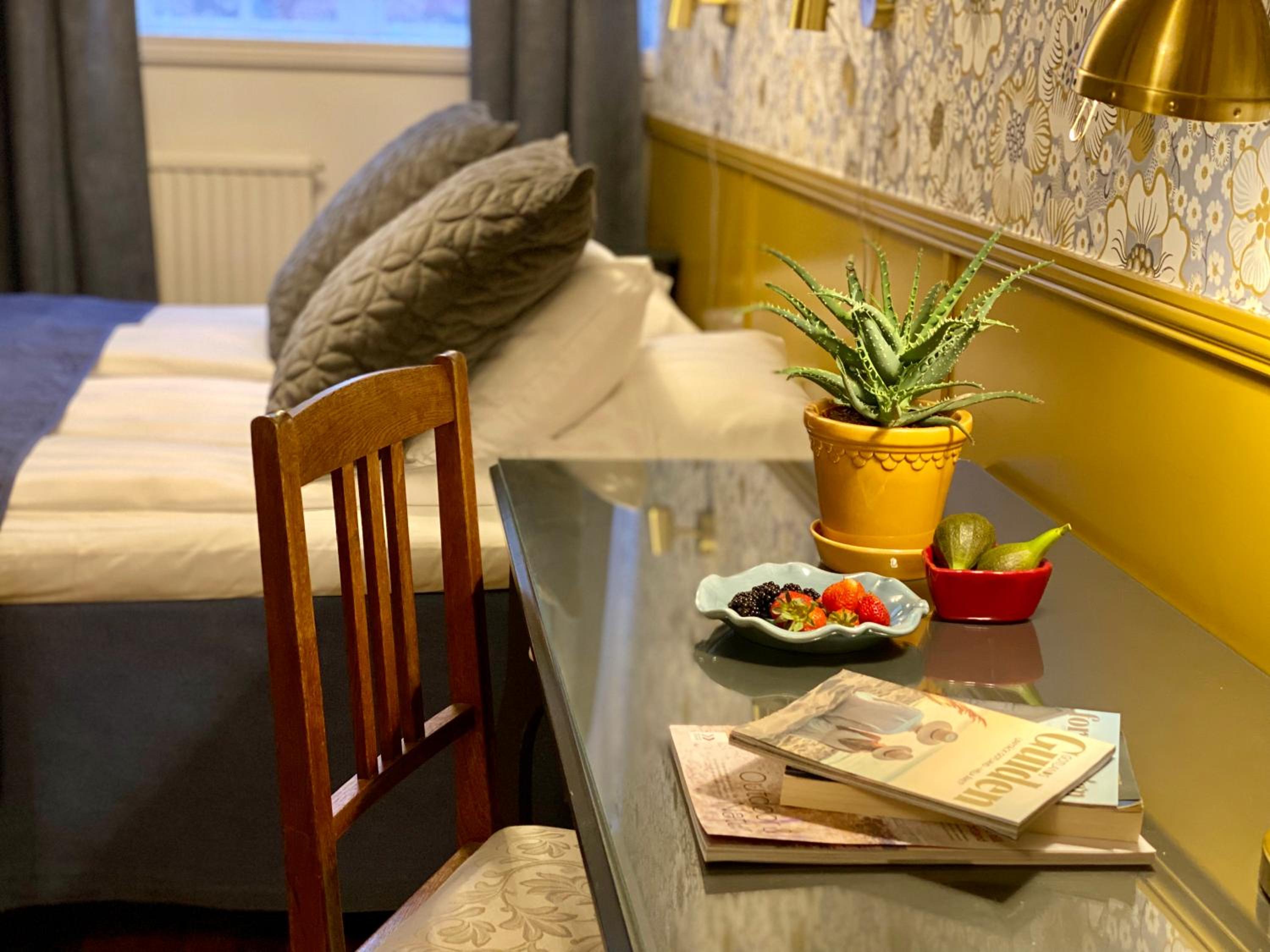 Standard Twin Room - Photo 6