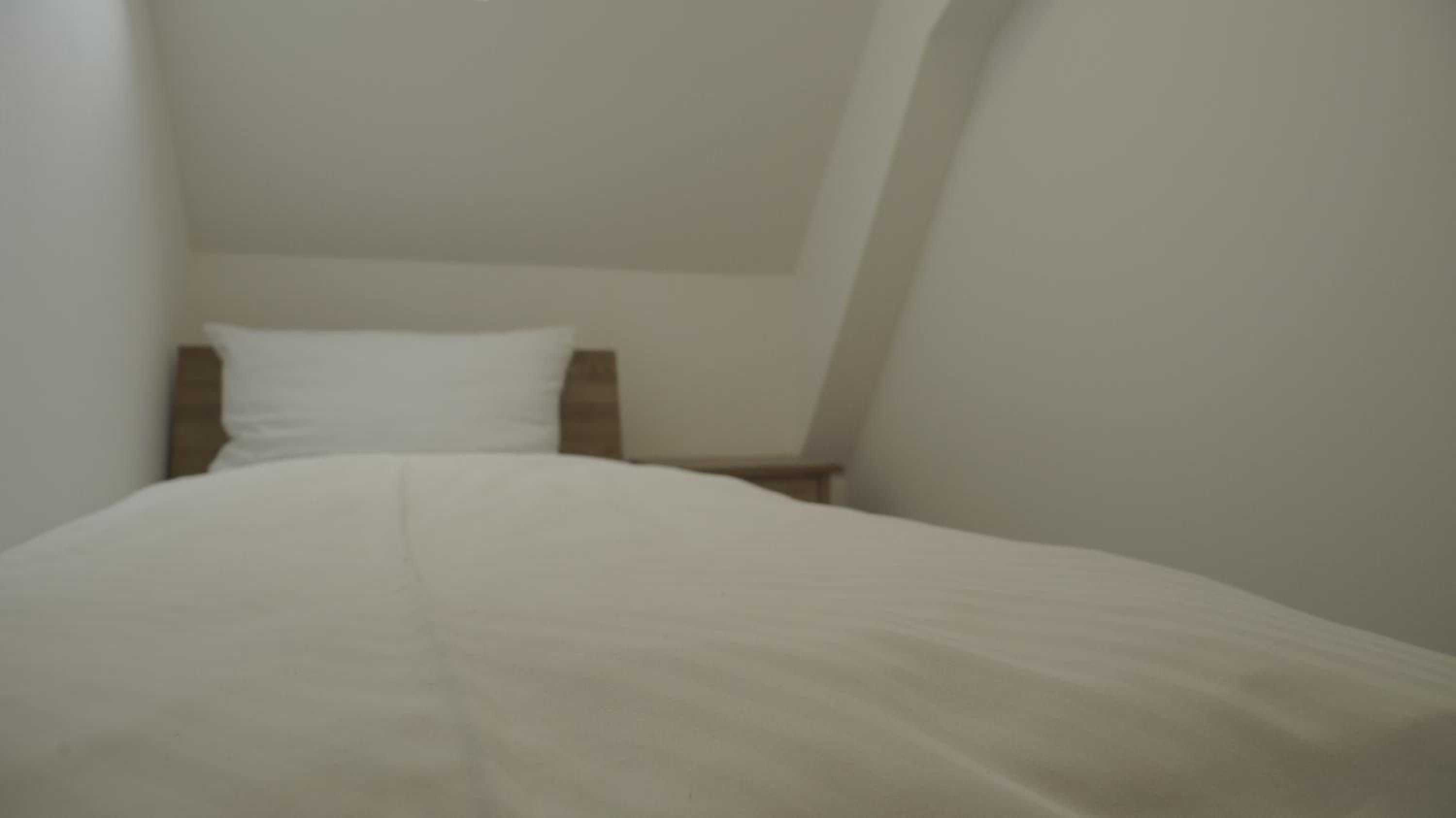 Deluxe Double Room with Shower - Photo 6