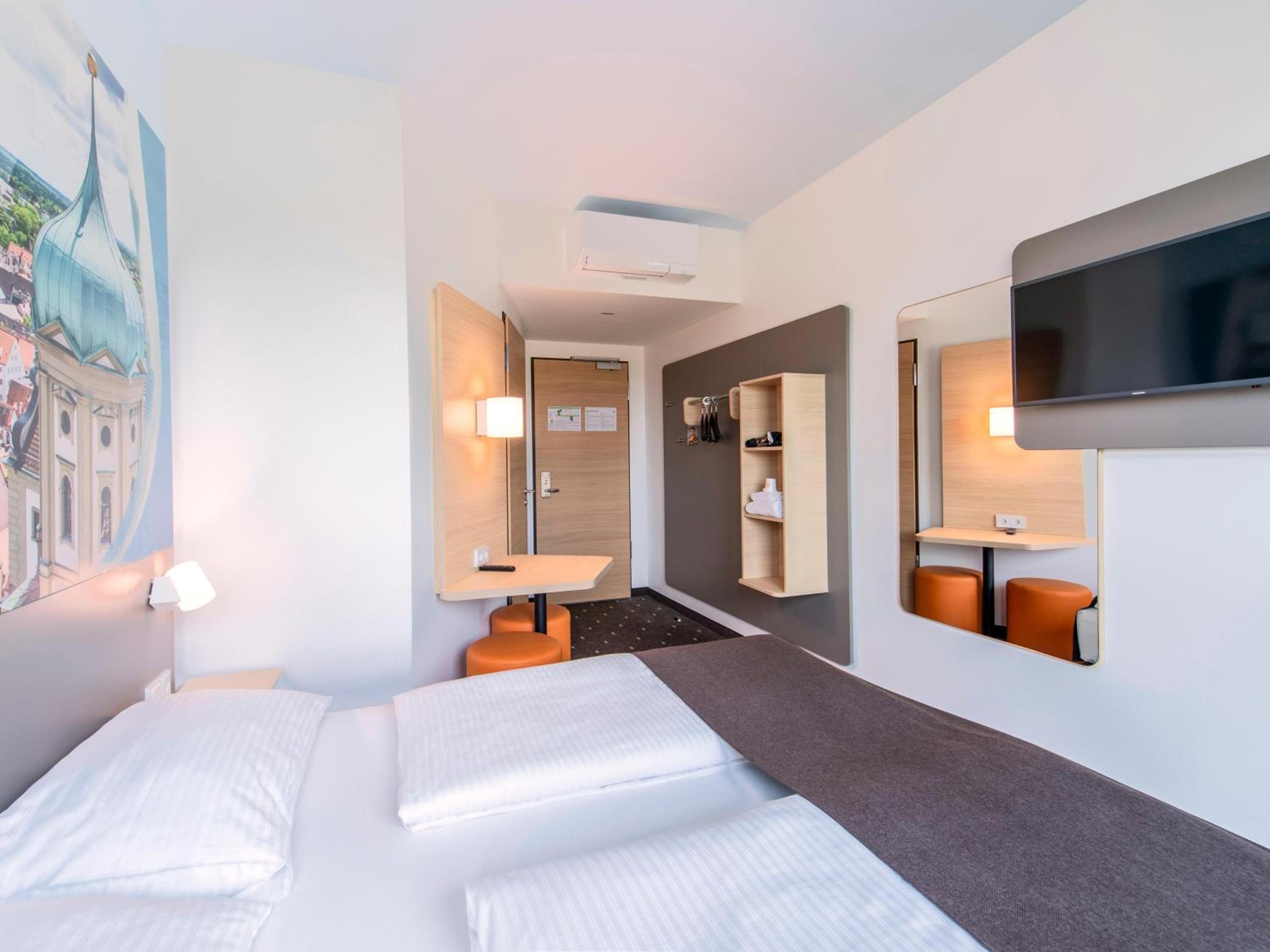 Double Room thumbnail 5