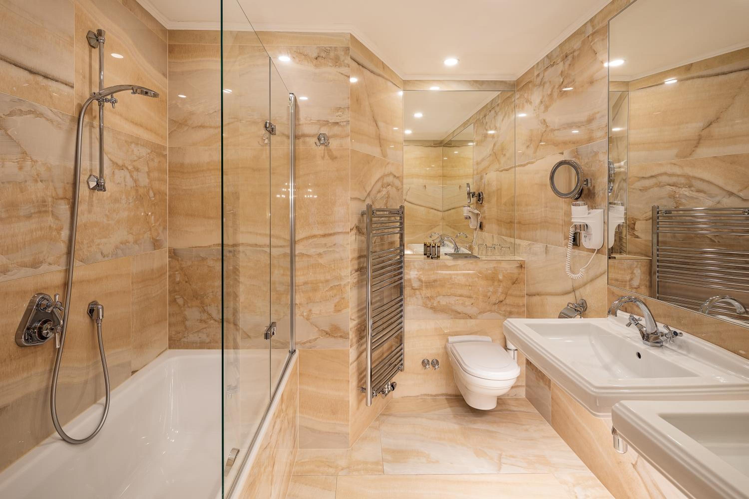 Deluxe Suite - Photo 4