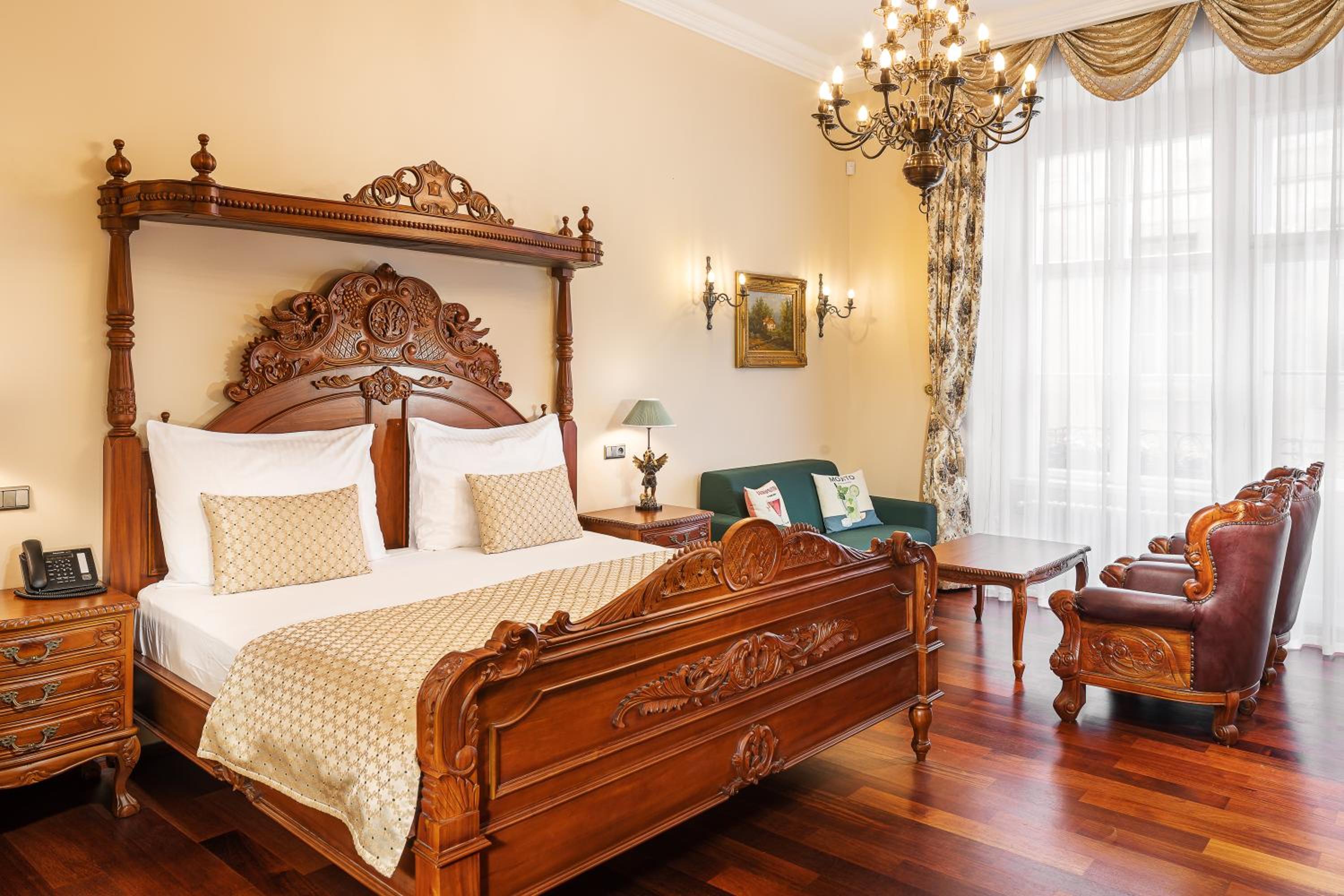 Deluxe Suite - Photo 2