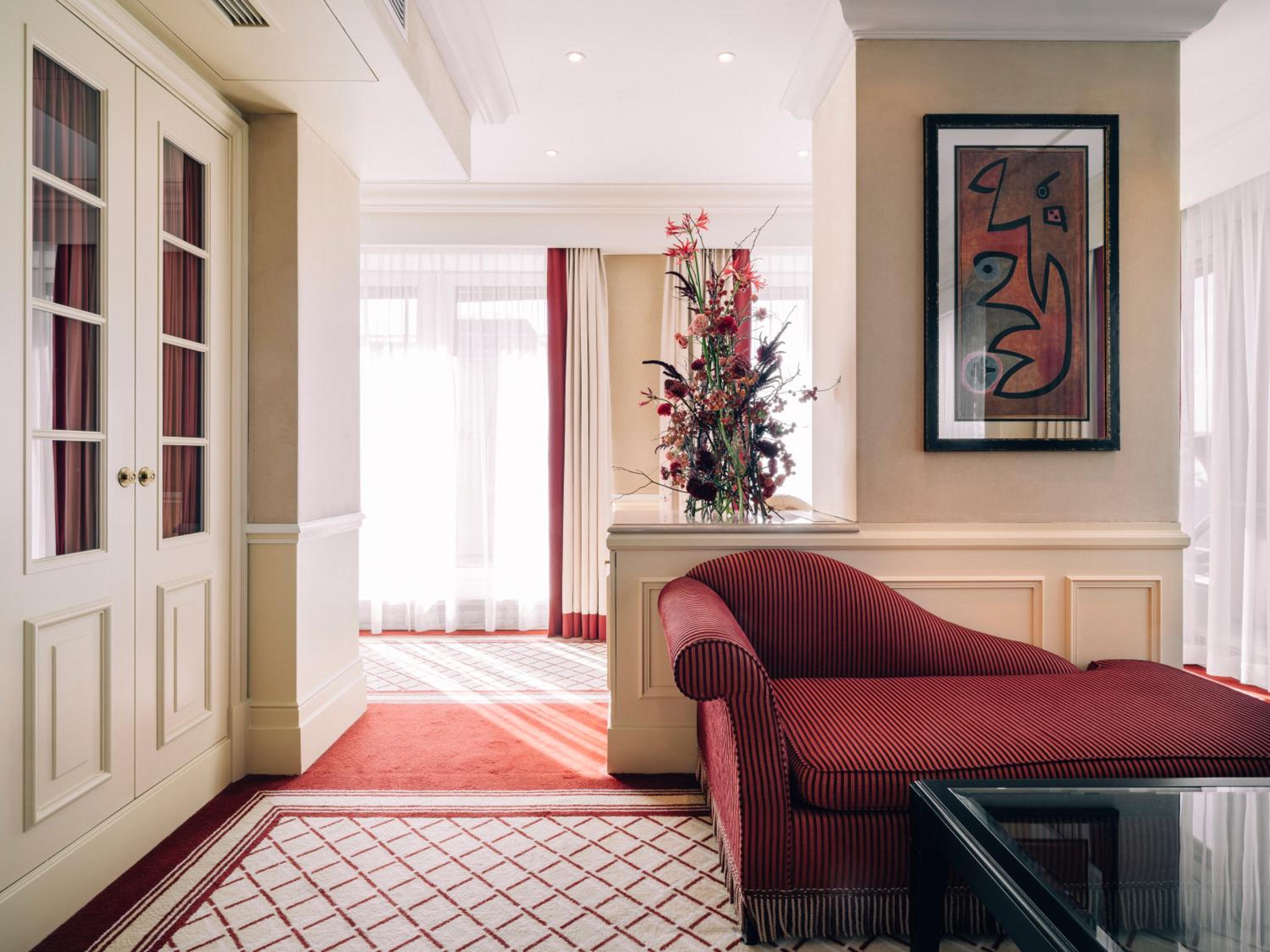 Suite with Terrace thumbnail 5