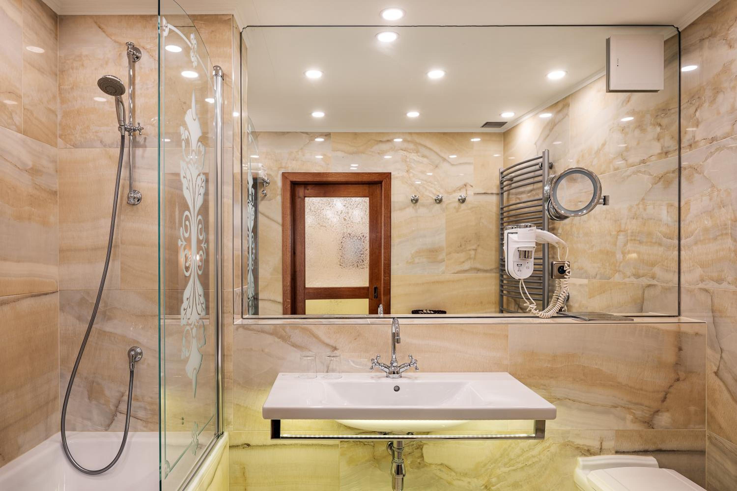 Junior Suite - Photo 7