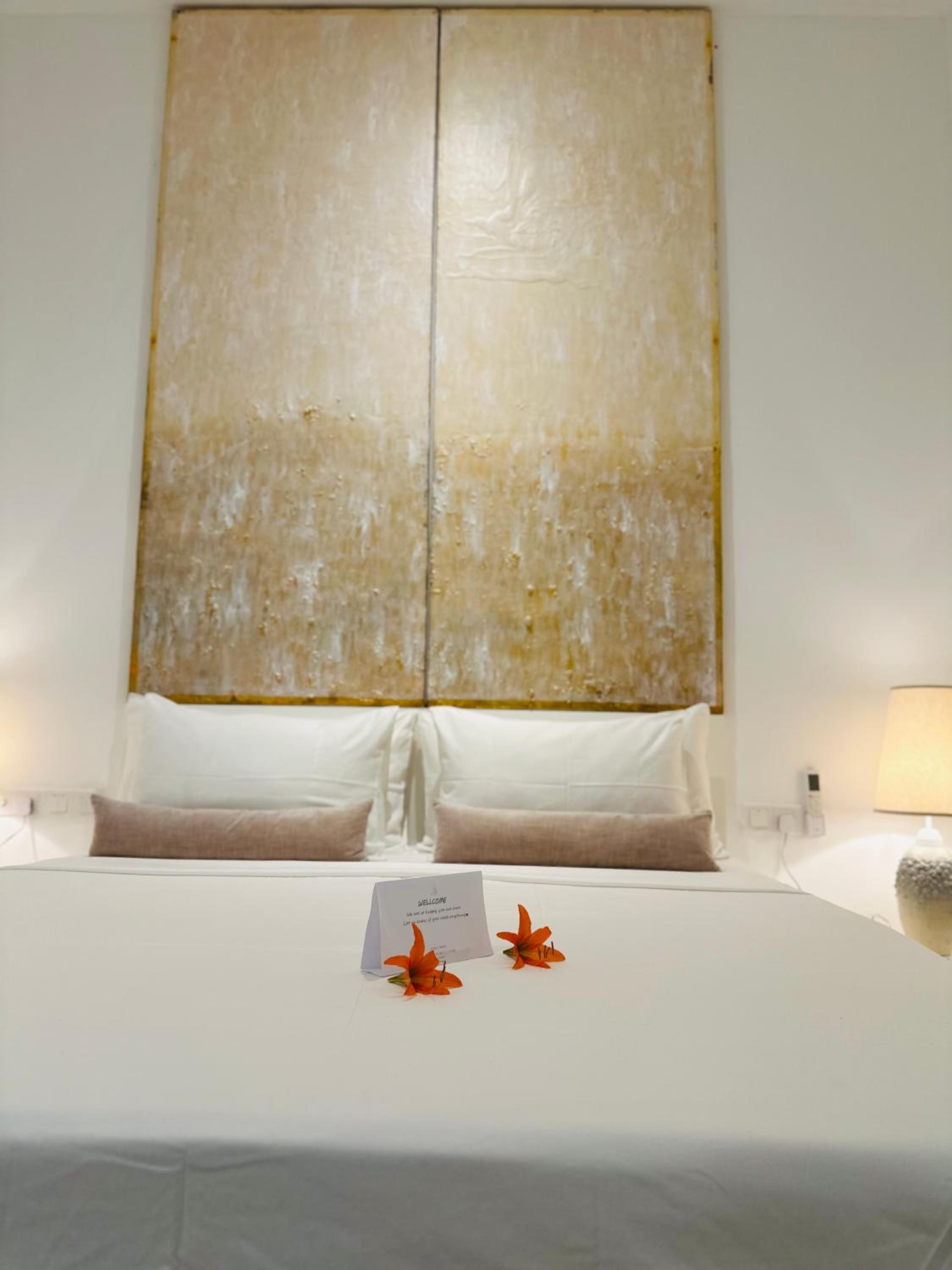 Deluxe Double Room with Balcony photo 2