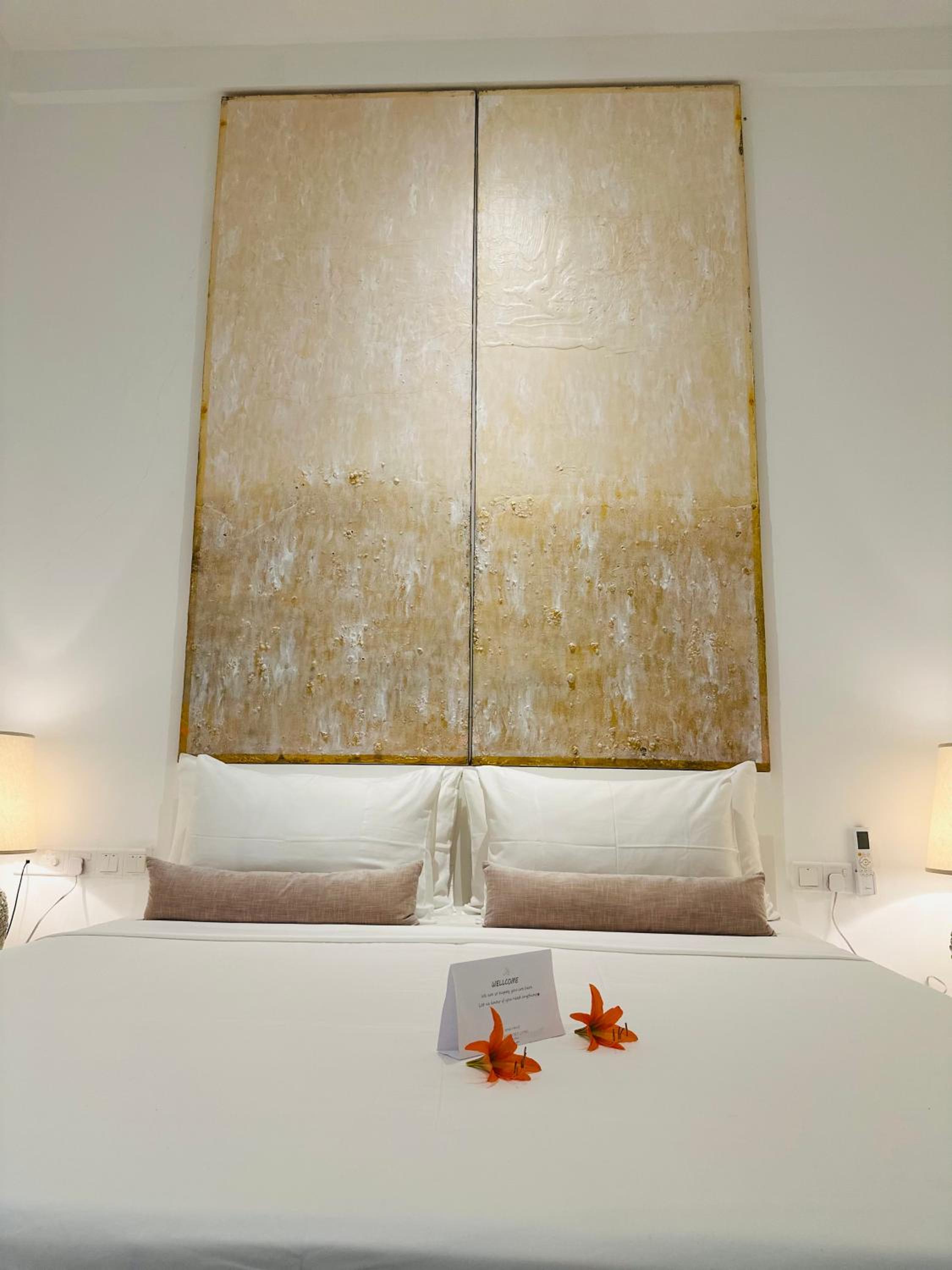 Deluxe Double Room with Balcony photo 3