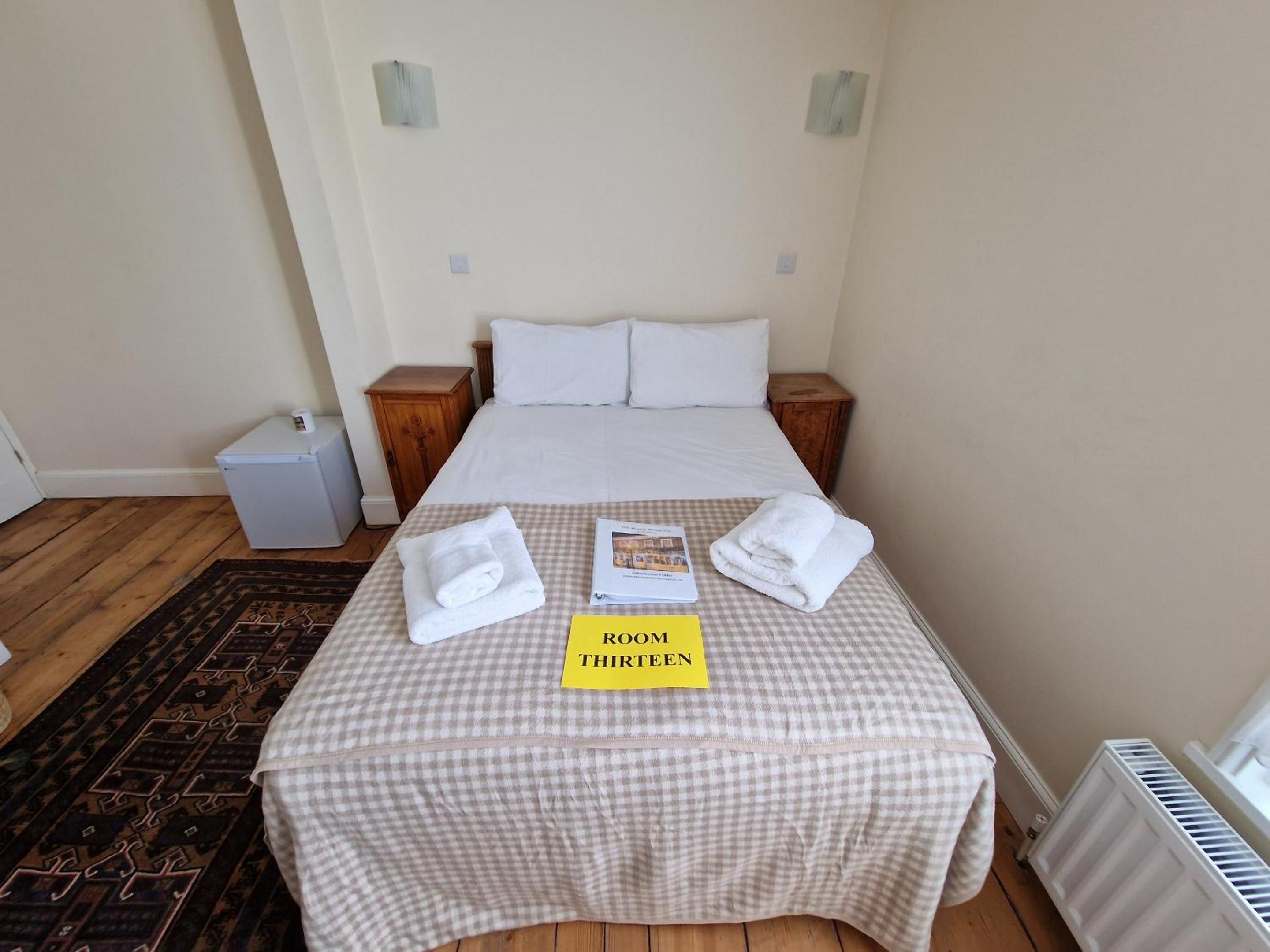 First Floor Double Room with Ensuite & Street View
